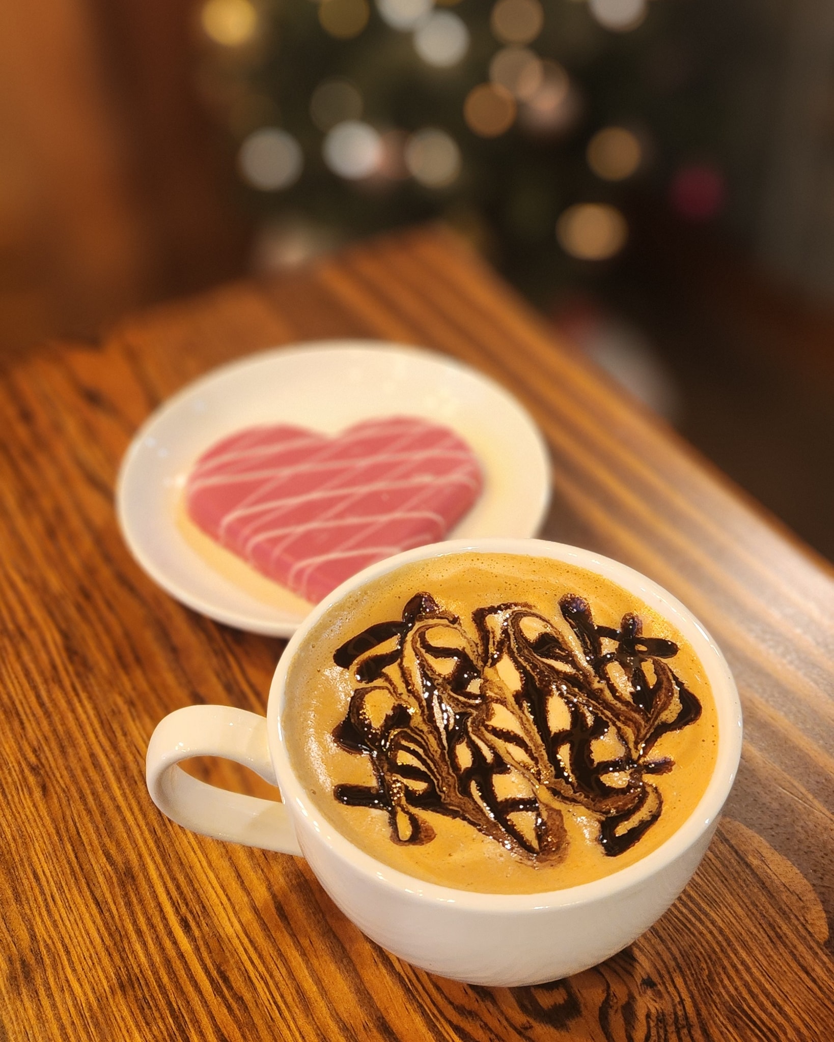 Brrr! ❄️ It's absolutely freezing outside, but this perfect pairing is warming our heart (and our hands!) 🥰. There's nothing a rich, delicious mocha and a sweet little valentine cookie can't fix.
Stay warm, Mullins! ☕️💖
We are open until 2 today.