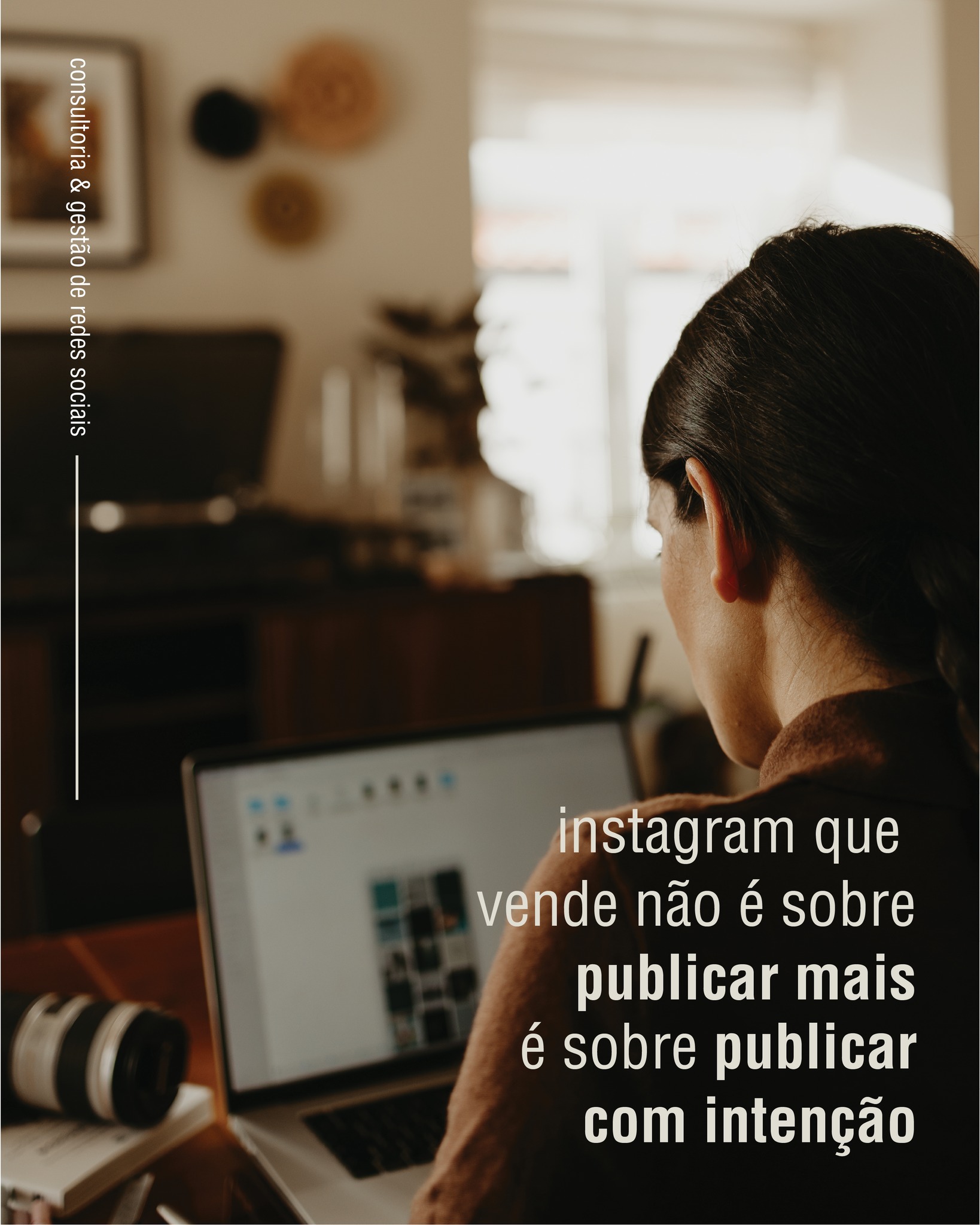 em 2026, o instagram não impulsiona conteúdos pelo formato,
mas pelo que as pessoas fazem com eles.
por isso, o texto não é só legenda.
a grelha não é só estética.
e a frequência não é estratégia.
um perfil que funciona:
– entende-se rápido
– comunica o que faz
– orienta quem chega
– e cria vontade de ficar
cada publicação deve levar a uma ação,
nem que seja apenas parar para ler.
é isso que eu faço na gestão de instagram:
transformar perfis confusos em espaços claros, estéticos,
intencionais e coerentes.
se sentes que o teu instagram podia fazer mais sentido,
fala comigo ✨