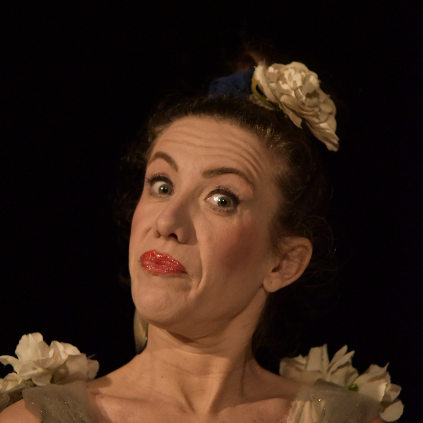 ✨ MADAME PAULE : MISE À NU·E – UNE SOIRÉE MAGIQUE À BORDEAUX ! ✨
Un énorme merci à tous ceux qui ont vibré avec nous le 26 janvier au Point du Jour ! 🎭💫 Les rires, les émotions et l’énergie de ce public ont rendu cette soirée inoubliable.
📢 PROCHAINE ÉTAPE : BERGERAC !
📅 Vendredi 11 avril 2026
⏰ 20h30
📍 Espace François Mitterrand, Bergerac
Madame Paule continue son aventure et vous donne rendez-vous à Bergerac pour une nouvelle représentation, toujours plus intense et poétique ! Une occasion unique de (re)découvrir ce spectacle avant Avignon 2026.
🎟️ Réservations ouvertes : www.idealstheatre.org
#MadamePaule #TheatreBordeaux #Bergerac #Avignon2026 #SpectacleVivant #CultureEnTour