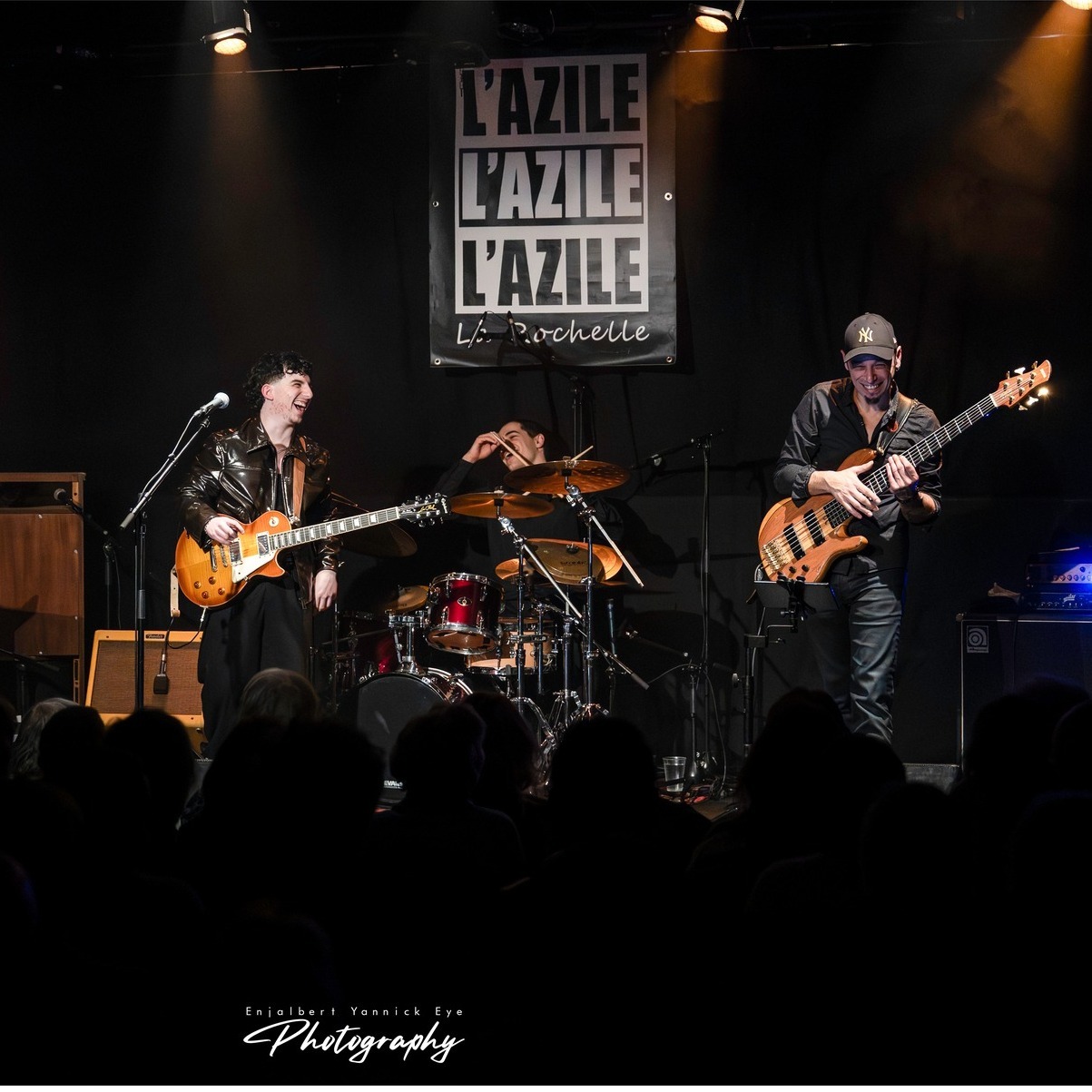 📷 Retour en image sur le blues d'hier soir
Un grand merci à @theblueskidcombo_off pour cette soirée de folie et à @enjalbert_yannick_eye_photo pour les photos ! 😍