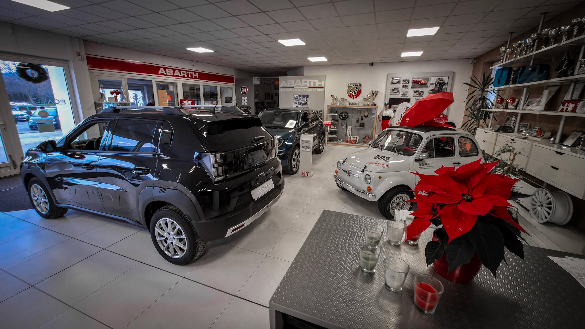 Kúpa auta nie je len o papieri a kľúčoch – je to dôležitý životný krok a jedna z vašich najväčších investícií. V Autosport Szilagyi to chápeme. 🚗💨
Naším cieľom nie je len pomôcť vám vybrať si vozidlo, ktoré vám dokonale sadne, ale stáť pri vás počas celého jeho „života“. Od prvého nasadnutia do nového modelu až po pravidelný odborný servis. Či už vás láka moderný dizajn alebo legendárna klasika, u nás nájdete partnera, na ktorého sa môžete spoľahnúť.
Zastavte sa u nás, radi vás prevedieme svetom motorov! ☕✨