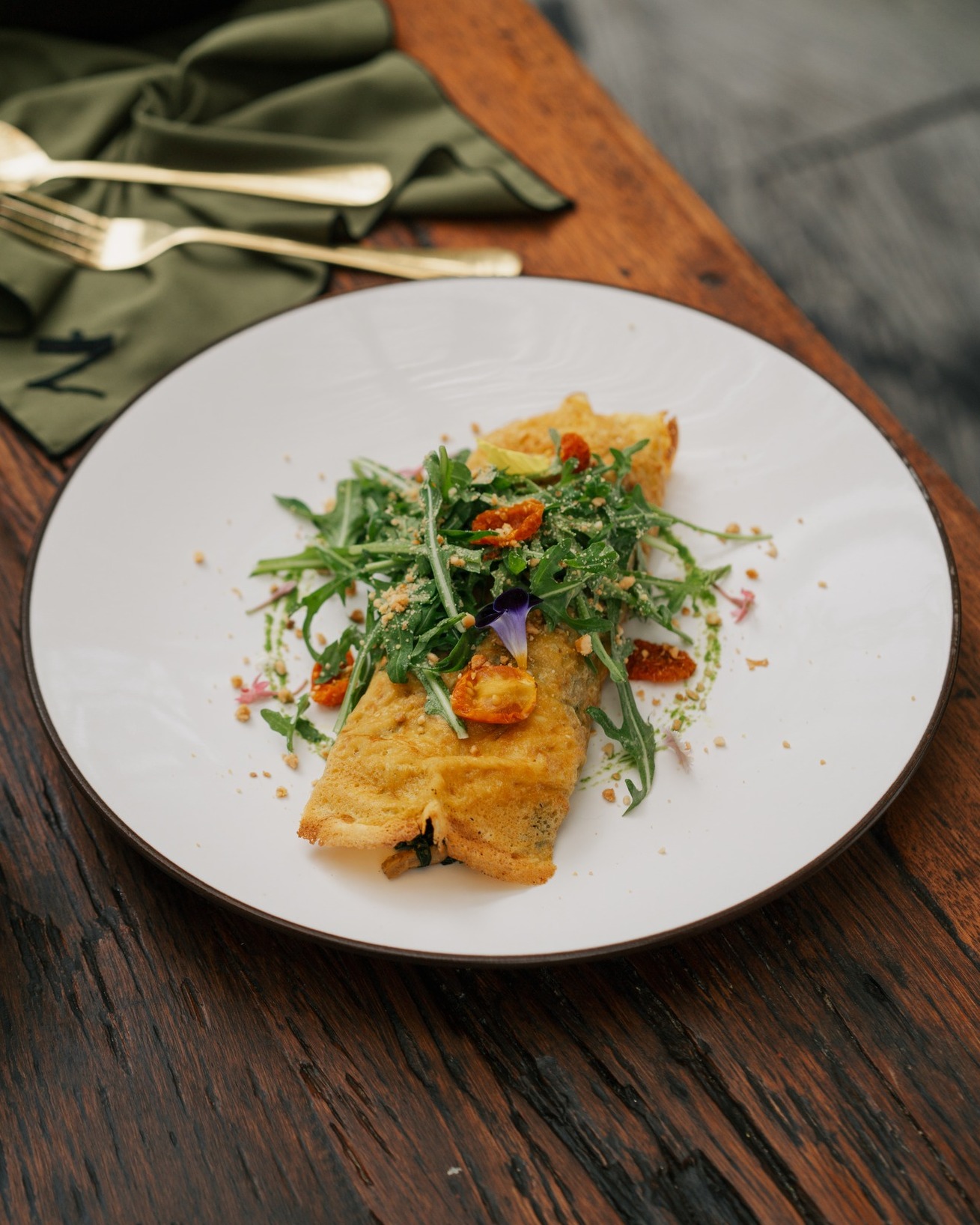 When simple ingredients are treated with care, they turn into something you truly want to linger over๐ฅ๐
Our Chickpea Omelet ๐ณ with wilted spinach, mushrooms, notzarella, sundried tomatoes, rucola, and cashew 'parmezan'... Savoury, and beautifully balanced comforting, fresh, and just a little bit special.
Let the afternoon soften around you at Zest๐ฑ
#zestubud #veganfood #plantbased #healthyfood #organic #govegan #veganlife #veganeats #ubudbali #balifood #balifoodies #balidaily #balilife #consciouscommunity #balibrunch #zestubudvibes