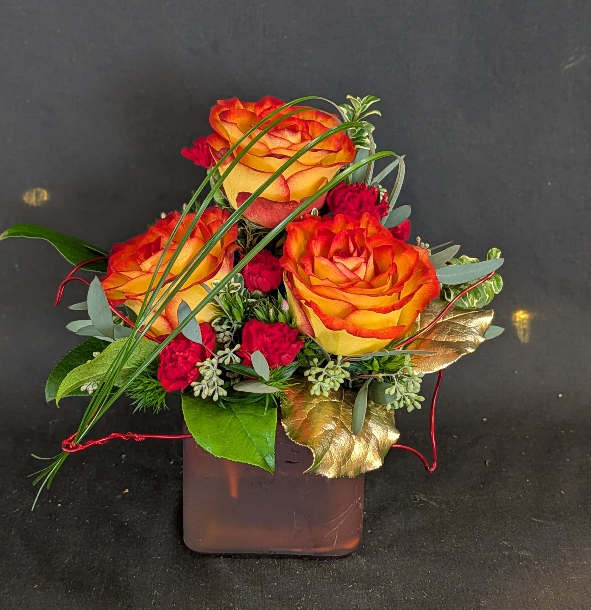 Love doesn't have to be Big
and Showy to be appreciated.
Jeanne Davis AIFD Cfd
#ABF#simple#classy#roses