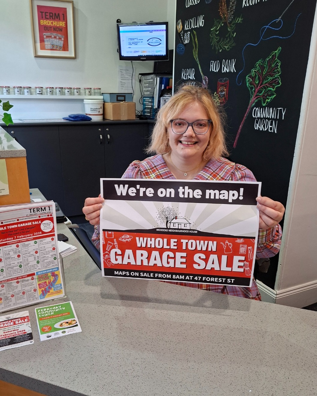 Only five more sleeps until the WHOLE TOWN GARAGE SALE and here at the House, we're gearing up for the big event!
Sellers - Donโt forget to drop into the Woodend Neighbourhood House to pick up your poster, which lets everyone know youโre officially ON THE MAP!
Shoppers โ Keep an eye out for this poster as you drive around town hunting for a bargain!
We can't wait for the big day!