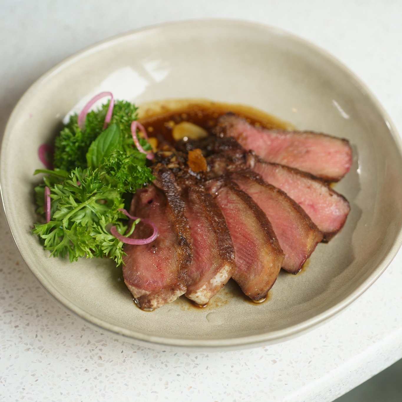Nghe tiếng xì xèo là biết… có món nhắm ngon 🥢
Lưỡi bò thái dày vừa phải, đặt lên vỉ nướng là dậy mùi sốt tương thơm lừng ngay.
Thích nhất là cảm giác miếng thịt vừa giòn vừa mềm tan trong miệng, vị mặn ngọt của tương lan toả mà không cần chấm thêm gì nhiều. Một trải nghiệm vị giác rất "đã", rất đáng thử.
Mời bạn ghé Saigonese tối nay nhé!
_______
That sizzle can only mean one thing... the perfect bar bite is ready 🥢
Sliced to just the right thickness, our beef tongue releases a mouthwatering soy aroma the moment it hits the grill.
The best part? The texture. It’s crispy on the outside yet melt-in-your-mouth tender on the inside. The savory-sweet soy glaze is so rich and flavorful, you won't even need extra dipping sauce. A truly satisfying experience that is definitely worth a try.
Come join us at Saigonese tonight!
____
𝗦𝗔𝗜𝗚𝗢𝗡𝗘𝗦𝗘 𝗘𝗔𝗧𝗘𝗥𝗬
129A Trần Hưng Đạo, Dương Đông, Phú Quốc
Tel 0938059650
#saigoneseeatery #phuquoc