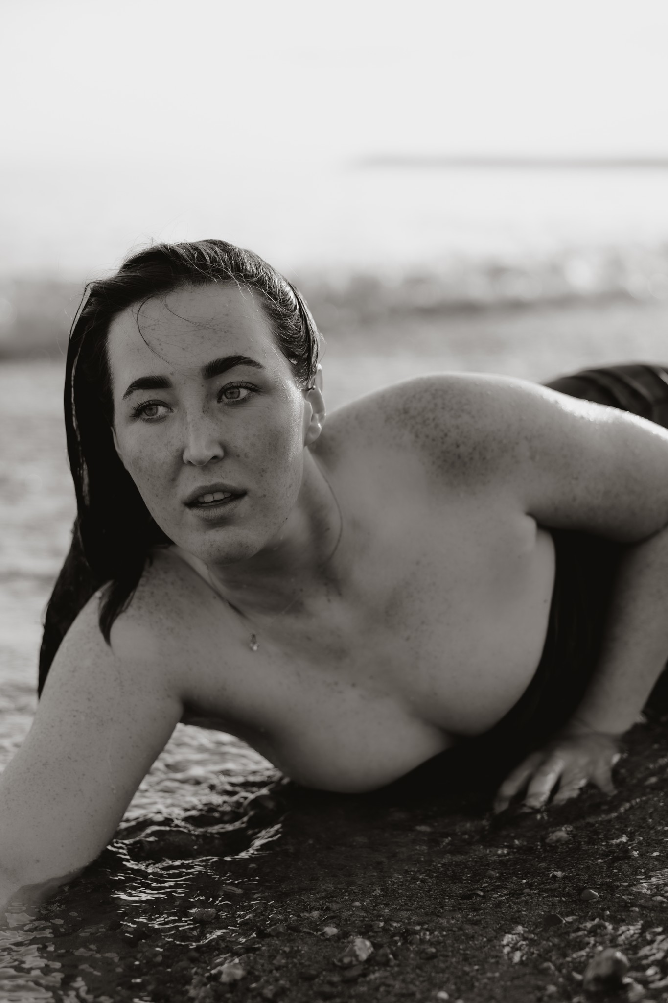 Black and white, or colour? Which one do you prefer?
#photographer #beachphotoshoot #stleonardsonseaistheplacetobe #bexhilonsea