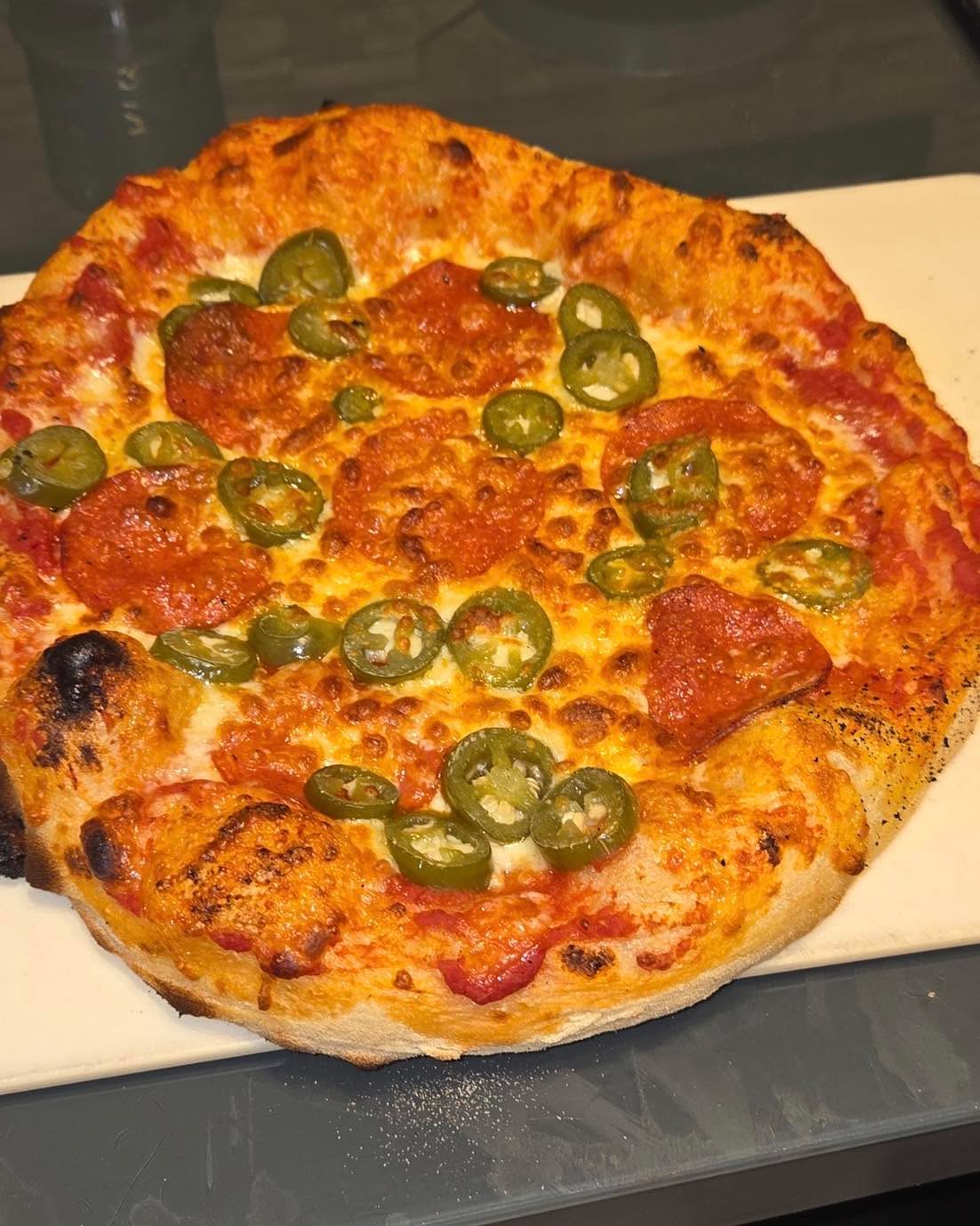 One of my customers absolutely smashing that chilli dough with extra Jalapeños look at that crust amazing job Rob 🍕 🌶️ ♥️
Rob really putting the work on the dough and it’s paying off big,
Order yours today at https://www.doughdorks.co.uk