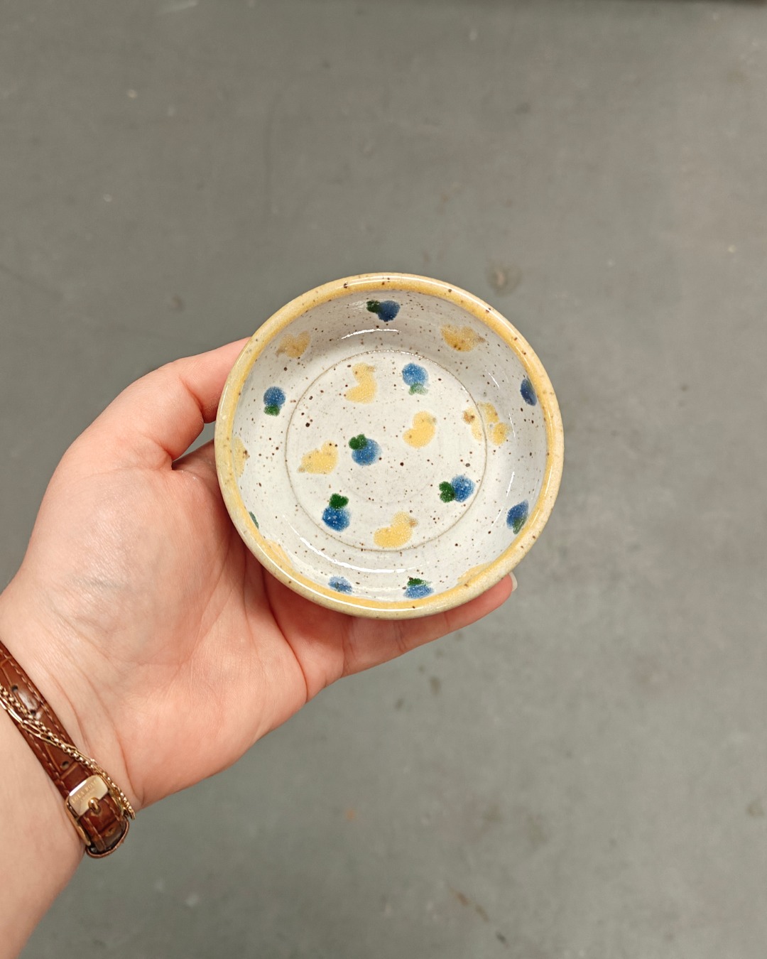 Tiny bowls, big memories!🫶 Grab your partner or bestie to glaze side-by-side at the studio this Valentine’s season. Create a matching pair (or totally different designs!) and leave with something handmade that reminds you of your time together.
Because the sweetest gifts this February are the ones you make.✨
GLAZE-YOUR-OWN ANYTIME WE'RE OPEN!
🗓️ Wednesday: 12–5 PM
🗓️ Thursday–Saturday: 12–8 PM
📍Address: 126 W. Main Street, Pilot Mountain, NC
No appointment needed. All final kiln-fired pieces are microwave, dishwasher, and food safe.
#PilotMountainNC #ValentinesActivity #PotteryPainting #GirlsNightOut #DateNightIdea