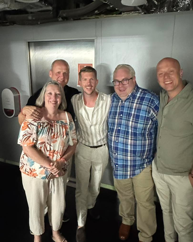 We all headed to the secret speakeasy on Scarlet Lady. Where is it located? How did we get there?
All was revealed in our latest review!
#virginvoyagesscarletlady #VirginVoyages #TomAndDomTravel #Cruise #Secret