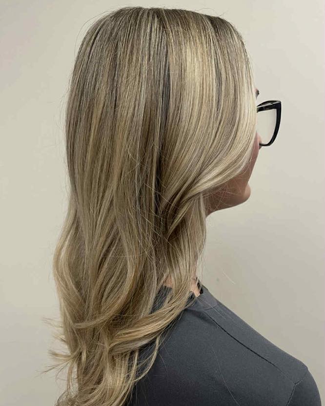 ✨ She’s back! ✨
We’re so excited to welcome Abbie back to the salon after her maternity leave 💖
She’s been busy becoming a mama, and now she’s ready to bring the magic back behind the chair😍
Appointments are now officially open💇♀️👶✨
Call 01326 212132, give us a message or pop over to our website to get booked in now🫶🏼
#FalmouthSalon#HairAndBeauty #SalonOffers #selfcare #CornwallBeauty #HairTransformation #pamper #GlowUp #ThePriory #LoveFalmouth #loveCornwall #strongwomen #supportlocal #beauty #loveyourself #cornishsalon #beautiful #hairsalon #hairincornwall #bythesea #smile #gorg #behindthechair #salonsincornwall