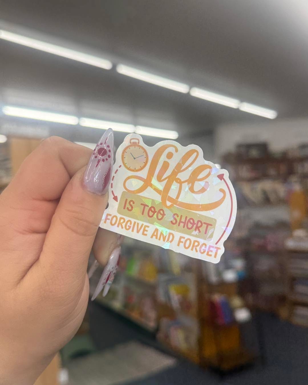 📚💛
#CrystalHealing #Intuition #InnerPeace #Bookworm #HealingCrystals #SelfLove #Bookstore #ReadingGoals #bookstorecats #groverbeachcalifornia♥️ #cats