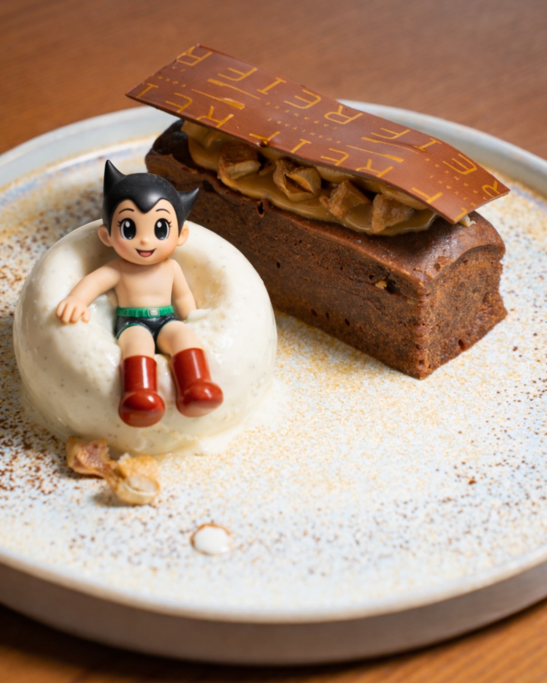 We took a classic molten cake, filled it with creamy peanut butter, crowned it with roasted cashews.
This oneโs a must-try.
Experience the untraditional at Reif Japanese Kushiyaki