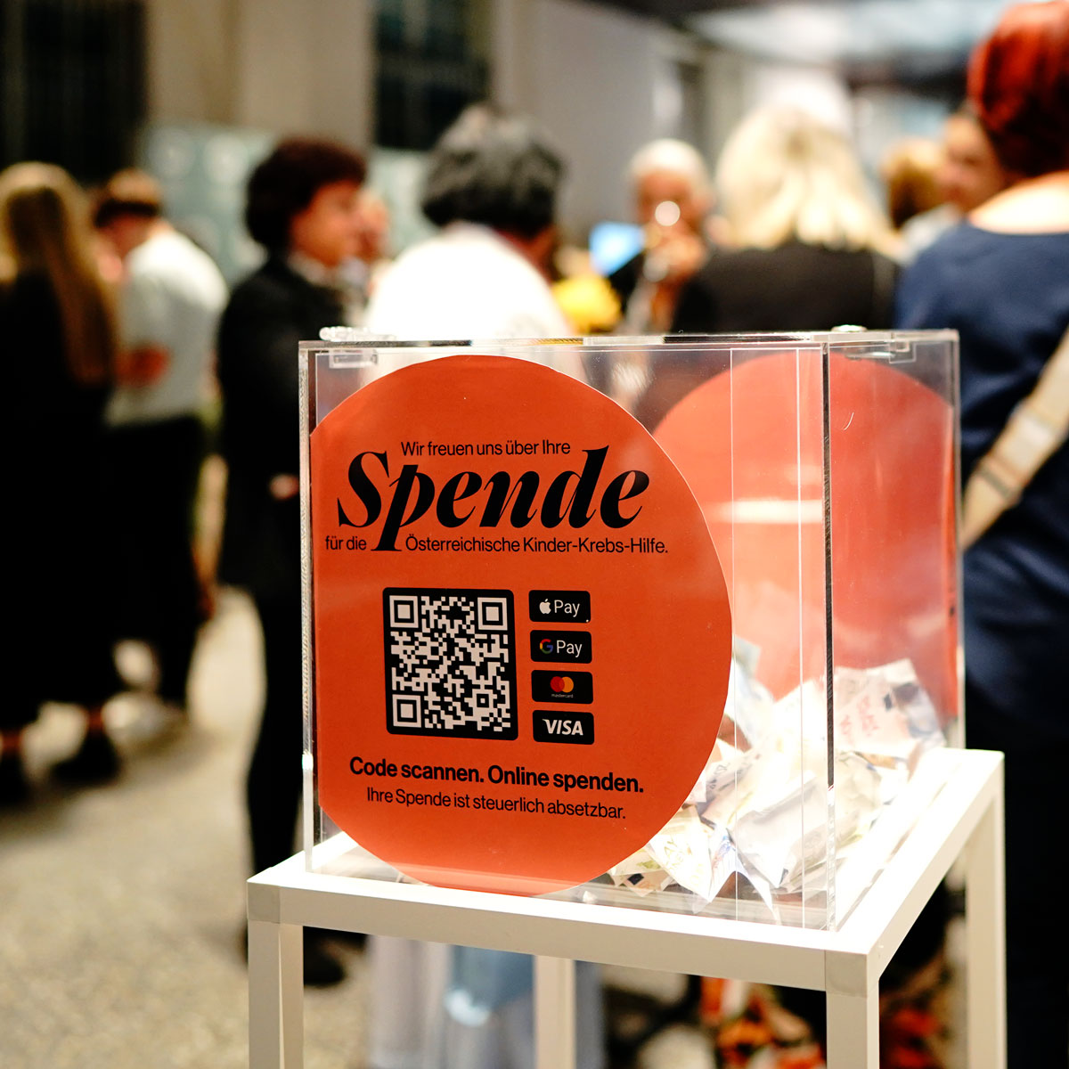 💛 Danke für diese außergewöhnliche Unterstützung 💛
(English version below)
Ein stilles Bild mit großer Bedeutung: Unsere Spendenbox steht stellvertretend für eine überwältigende Solidarität.
Dank der großzügigen Unterstützung aller Beteiligten konnten im letzten Jahr über 250.000 Euro gesammelt werden — zugunsten von an Krebs erkrankten Kindern.
Dieses Ergebnis erfüllt uns mit tiefer Dankbarkeit und zeigt, was gemeinsam möglich ist.
Wir freuen uns darauf, diesen Weg fortzusetzen:
🗓️ 12. September 2026
📍 Großer Saal der Internationalen Stiftung Mozarteum, Salzburg
---
A simple image with a powerful meaning: our donation box represents an incredible spirit of solidarity.
Thanks to the generosity of everyone involved, more than €250,000 were raised last year — in support of children battling cancer.
We are deeply grateful for this remarkable result and for everyone who made it possible.
We look forward to continuing this journey:
🗓️ September 12th 2026
📍 Great Hall of the International Mozarteum Foundation, Salzburg