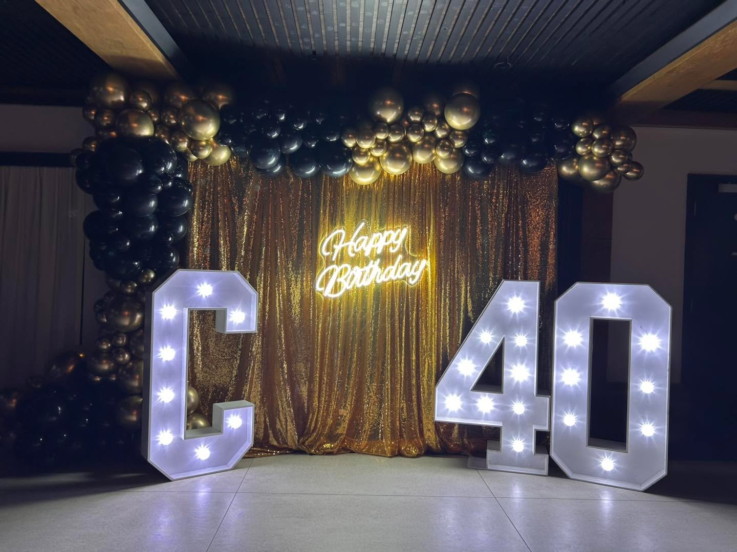 Square frame set up at the Cave hotel