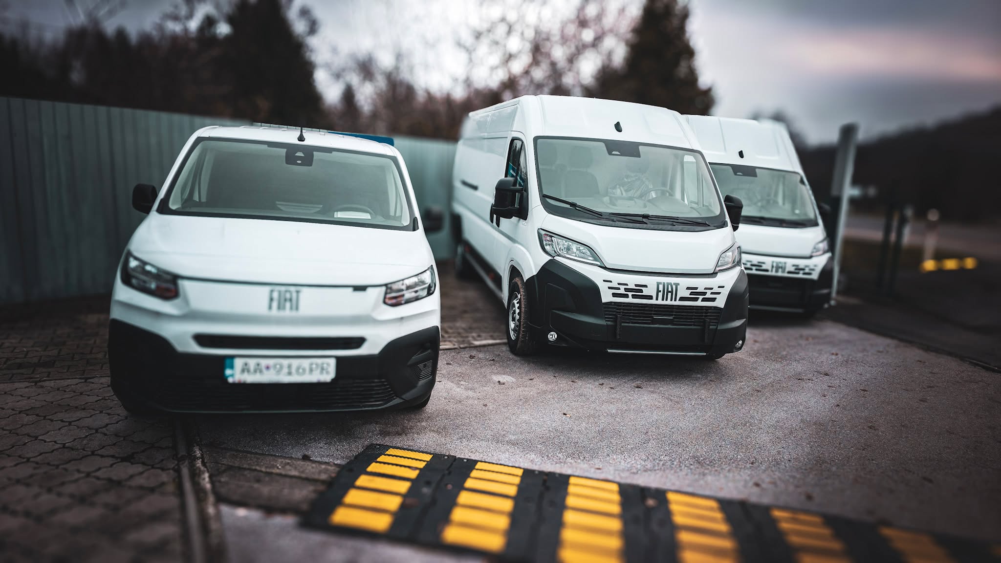 Každý úspešný biznis stojí na spoľahlivých základoch. A my v Autosport Szilágyi vieme, že jedným z nich je poriadne auto. 🛠️🚐
Pripravili sme pre vás výber profesionálnych dodávok Fiat, ktoré vás nenechajú v štichu. Máme skladom rôzne konfigurácie – od kompaktného Dobla MAXI (už od 23 900 €!) až po veľkokapacitné Ducato MAXI pre tých najnáročnejších.
Príďte si k nám po svojho nového firemného pomocníka. 🤝
#PartnerVPodnikani #FiatSlovensko #AutosportSzilagyi #Dodavka #Fleet #SkladoveVozidla