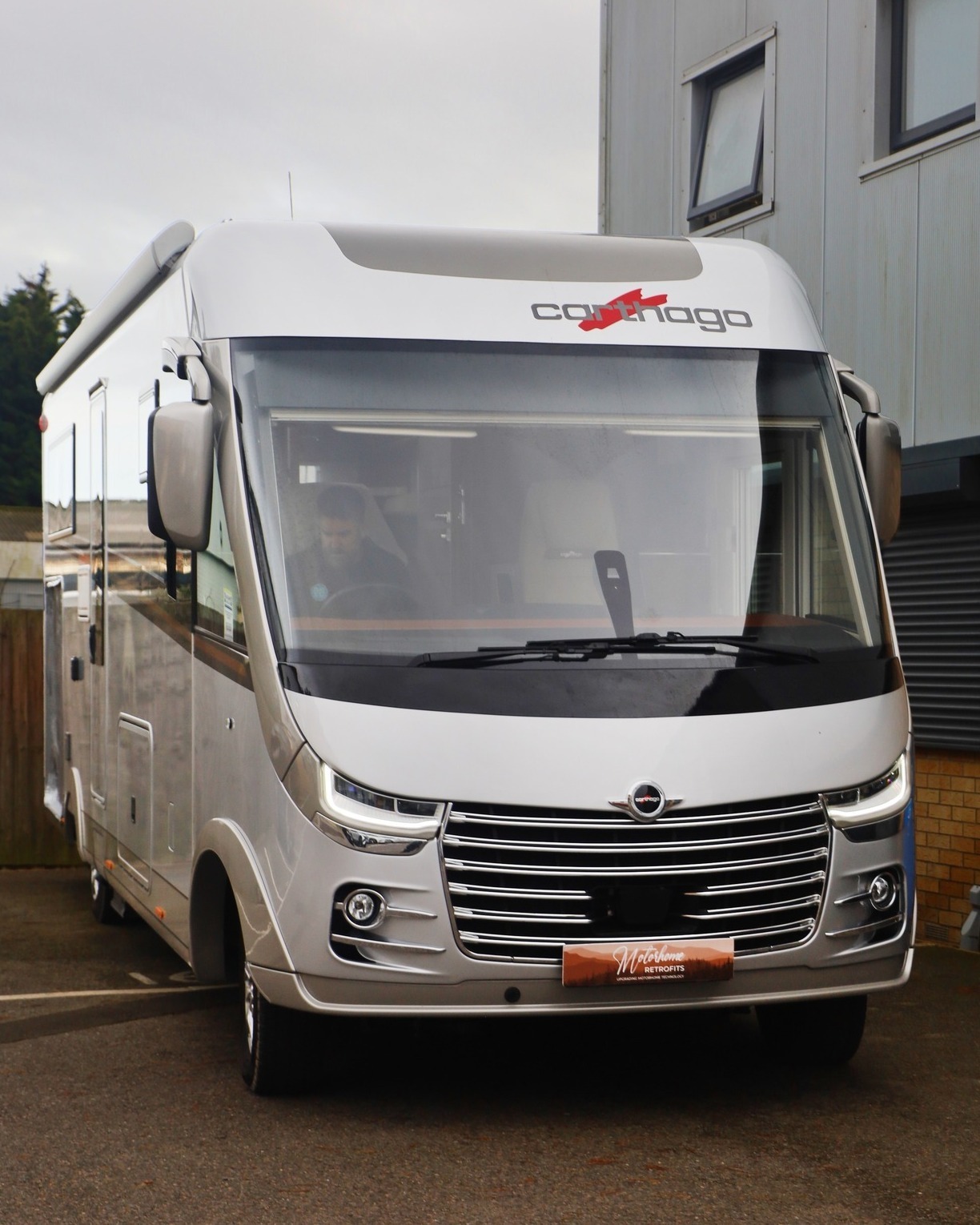 Here's the 2024 Carthago “Liner-For-Two”, all finished and fully upgraded with an incredible sound system and a colour-coded dual-lens reversing camera! 🚐✨
We fitted a set of Morel Virtus Nano Integra coaxial speakers in the front, along with two sets of the top-of-the-range Morel Hybrid Integras and crossovers in the lounge area. These have been upholstered in a custom enclosure to match the motorhome.
Additionally, we've installed a dual-lens reversing camera, colour-coded to match the vehicle’s paintwork. This is routed to the front, where we’ve installed a 7" monitor to display the camera views.