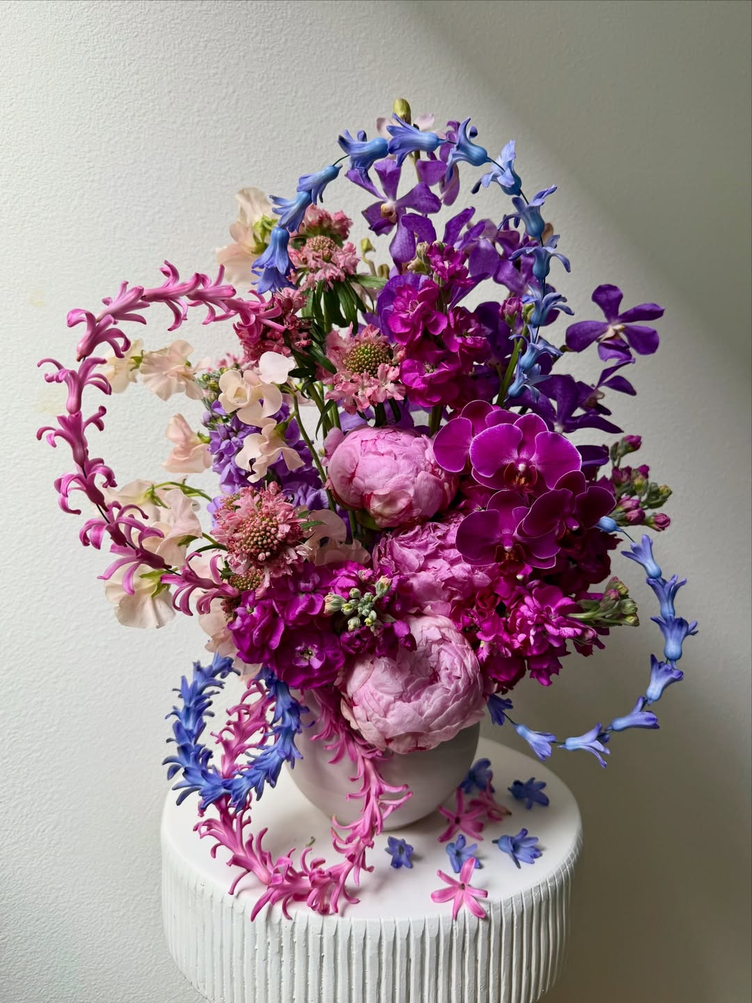 BOUQUET du jour et guirlandes de jacinthes par @willottefloral 🎆
