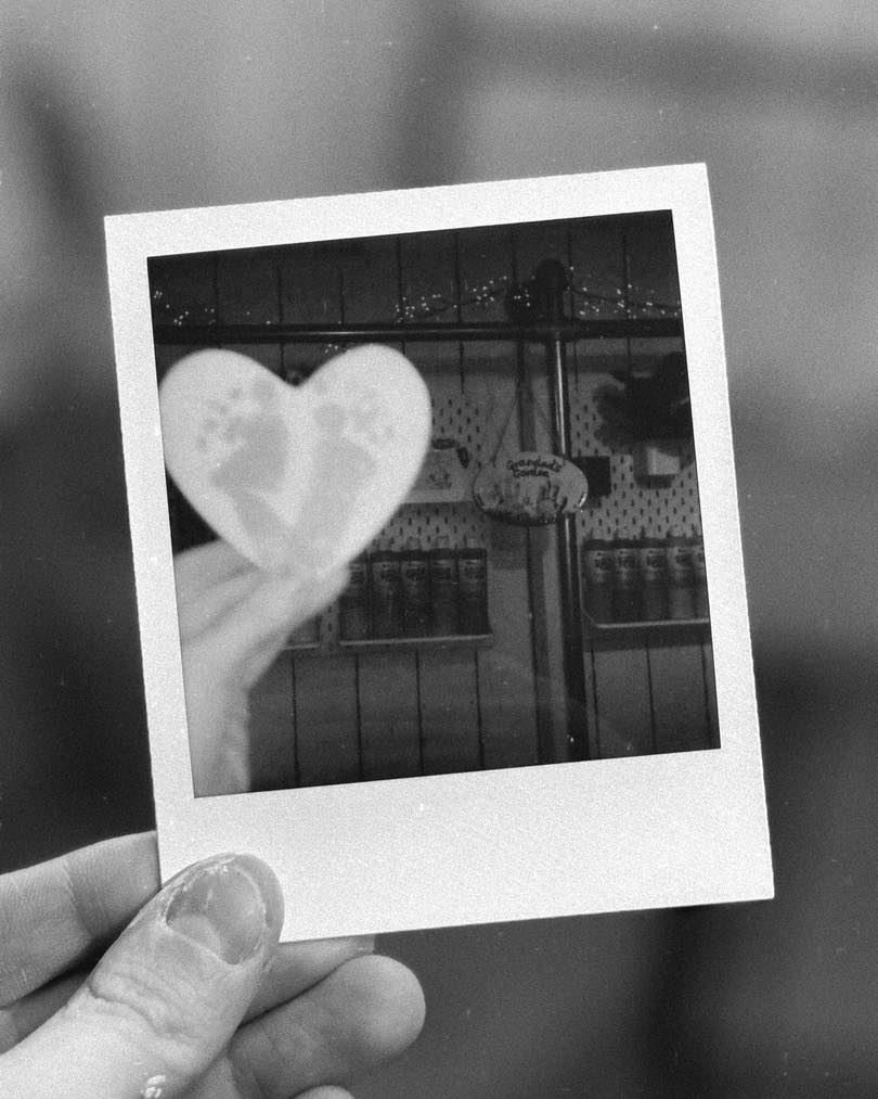 Ahhh honestly… THANK YOU 🥹✨
We had so many people offer to help us today with our little hand & footprint testing session for something new we’ve been working on behind the scenes…
Over 50 of you commented (!!) and we could only choose 5 little helpers this time, but we are genuinely so grateful for every single offer 🤍
We’ve been busy trialling our new space, getting some gorgeous prints onto fresh sample pieces, and we are SO excited to share it all with you.
And don’t worry… if you missed out this time, there may be a little something coming soon where more of you will get the chance to be involved 👀✨
Coming very soon… watch this space! 🤍
#happyglazepottery #tiverton #middevon #devonmums #toddleractivities #babykeepsakes #handprintsandfootprints #babyprints #keepsakeprints #newlaunch #comingsoon #potterypainting #familytime #mumlifeuk #thingstododevon