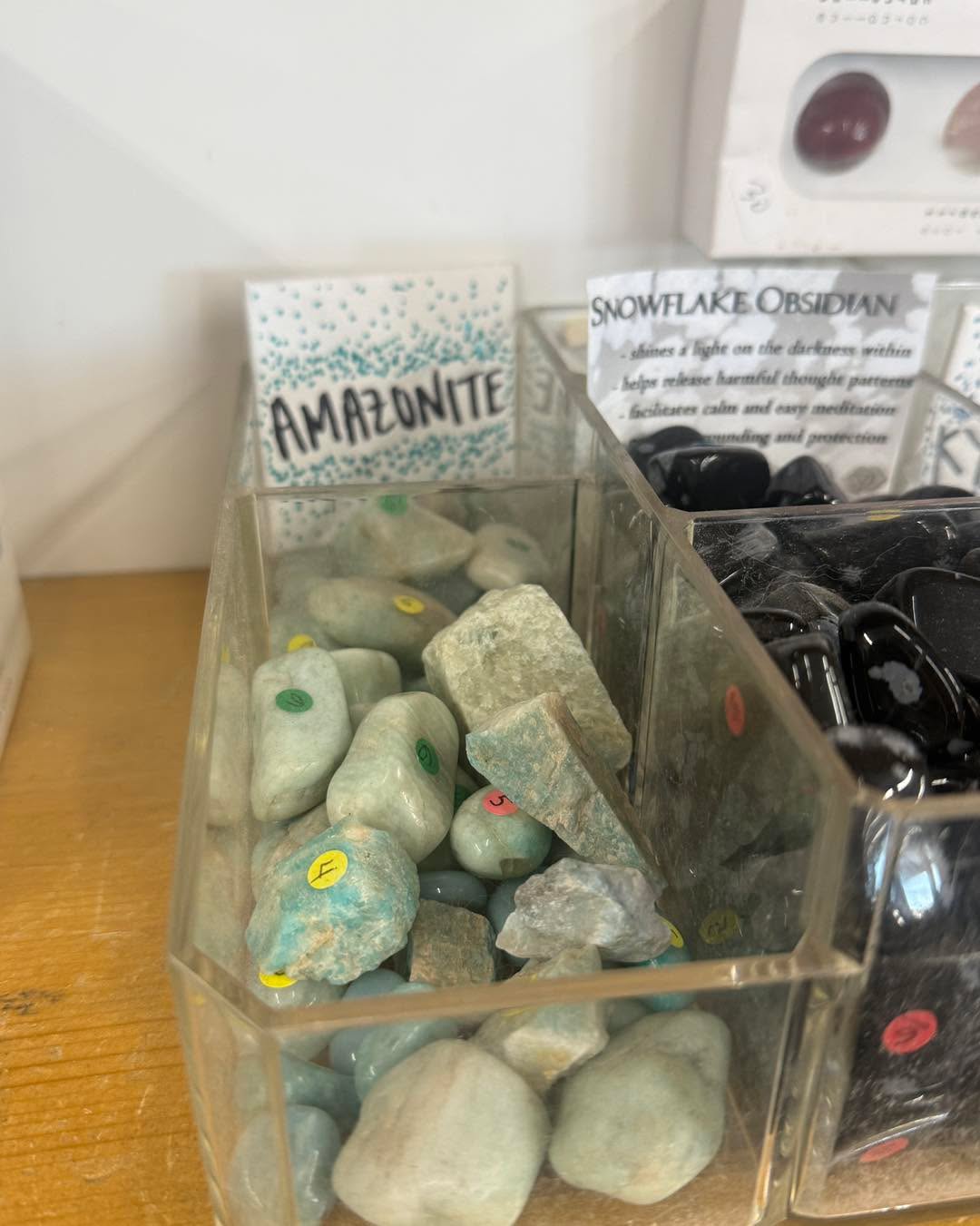 Bright, calming amazonite — the stone of harmony and courage. Its sea-green hues soothe stress, balance emotions, and encourage honest communication. Carry a polished piece or wear it as jewelry to invite clarity, confidence, and a gentle reminder to speak your truth.
Did you know? Amazonite is a variety of feldspar, often called the “hope” or “stone of courage.”
#Amazonite #CrystalHealing #CalmVibes #GemstoneJewelry #SpeakYourTruth