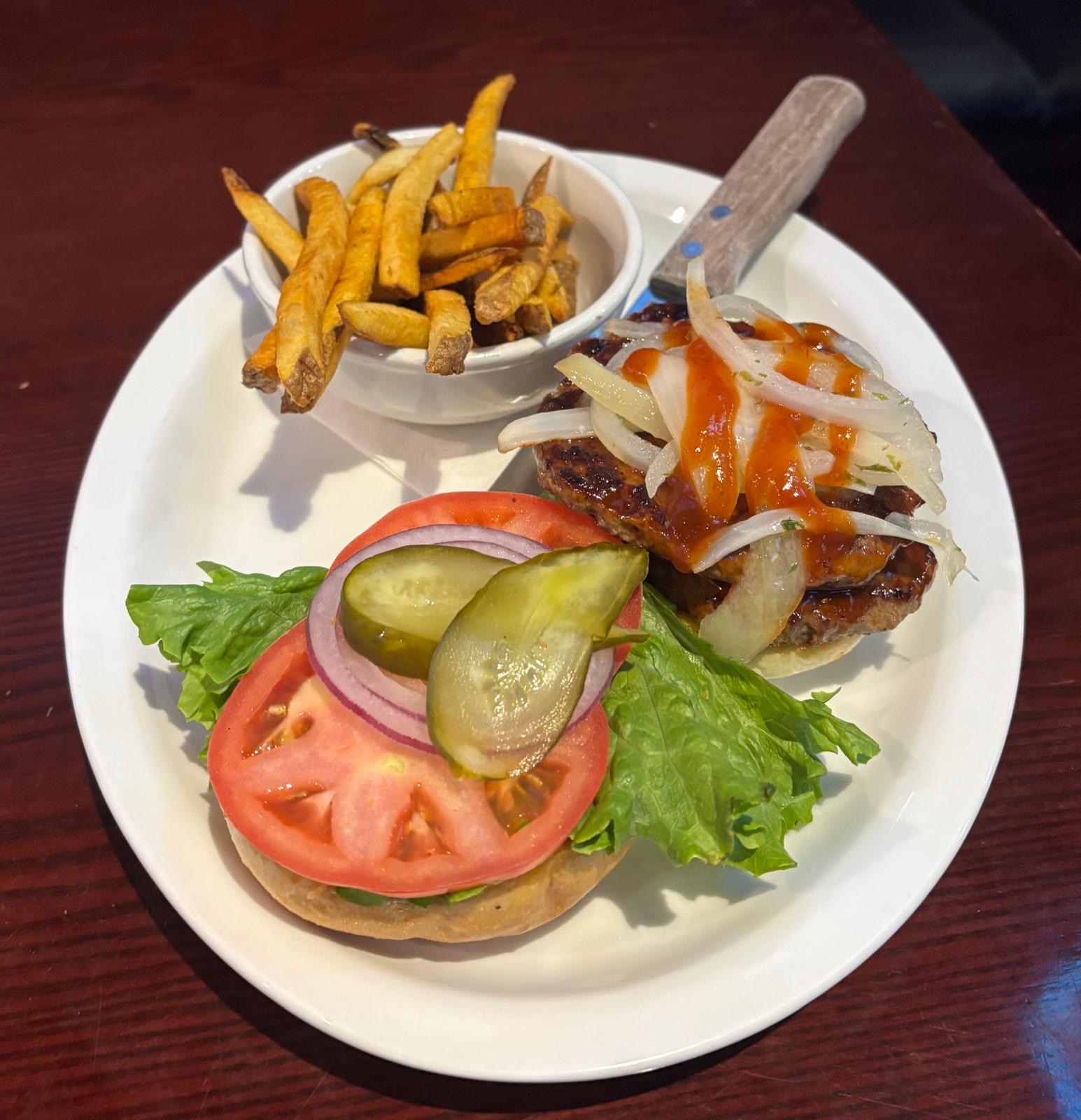 🐊🍔 GATOR BURGER SPECIAL — EVERY WEDNESDAY! 🍔🐊
Midweek plans = handled.
Sink your teeth into our Gator Burger, stacked, sauced, and served with crispy fries.
Big flavour. Killer value. Only on Wednesdays.
Grab a seat, bring your crew, and make it a Gator Wednesday.
See you tonight! 🔥🍟
#GatorBurger #WednesdaySpecial #BurgerNight #MidweekEats #PubGrub #BurgerLovers