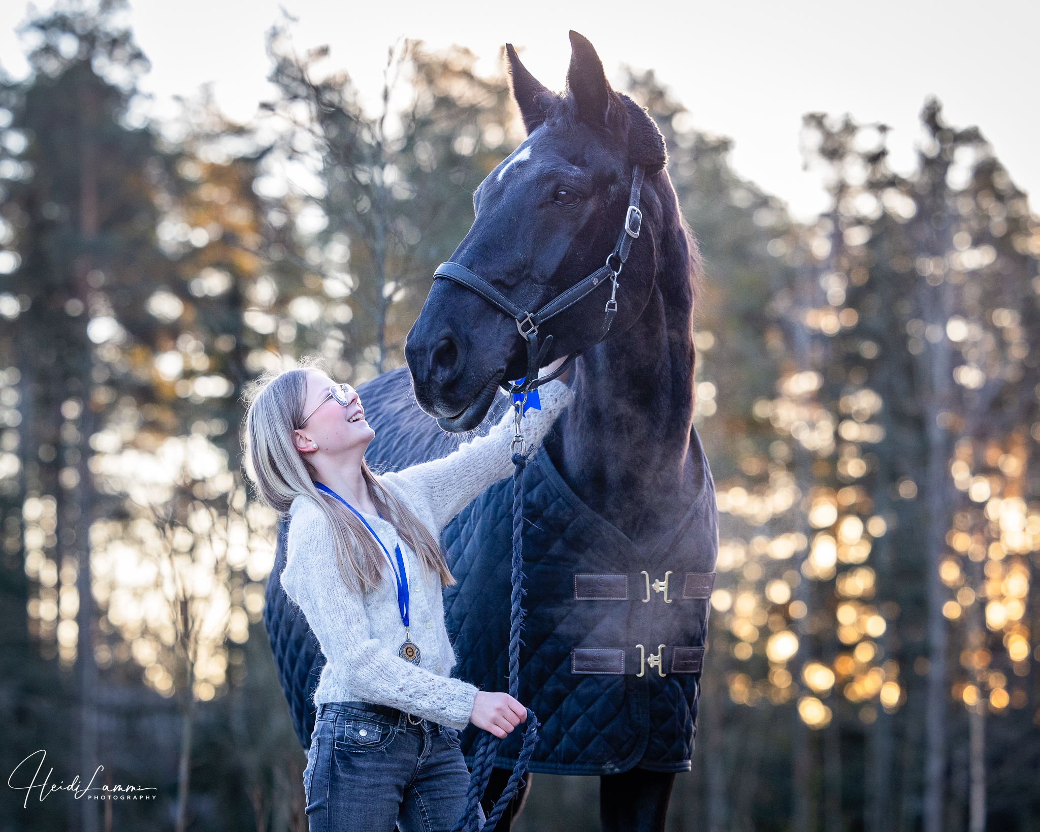 Viikonloppuna tapahtumakuvaukset jatkuu Ypäjällä HIHS amateur tour ja Pohjola -hallisarjan osalta. Sitten onkin pari viikkoa aikaa käyttää kamerat ja objektiivit vuosihuollossa, että on sitten kaikki kunnossa Helsinki Horse Showhun 🏆 Kalusto tulee huollettua joka vuosi, vaikka mitään erityistä vikaa ei olisikaan. Kunnollinen puhdistus ja tarkennusten tarkistus tuo mielenrauhaa kevään kuvauksiin 😊 Kamerakaluston huoltoihin olen jo vuosia käyttänyt @jaskamerakauppa palveluita.
https://www.heidilammiphoto.com