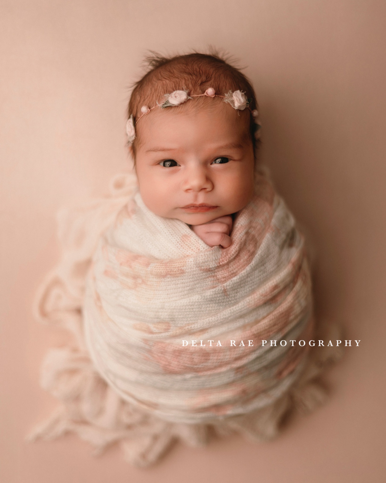 So special getting to meet baby Lylia Rose 🤍
I photographed Karleigh’s maternity session not long ago, and now seeing her with her beautiful baby girl made this newborn session even more meaningful. Lylia Rose is absolutely perfect, and I loved capturing these first quiet moments together.
www.deltaraephotography.com
#newbornphotography #frombumptobaby #motherhoodmoments #tinydetails #wisconsinphotographer #shawnowi #menomineecounty #lifestylephotography