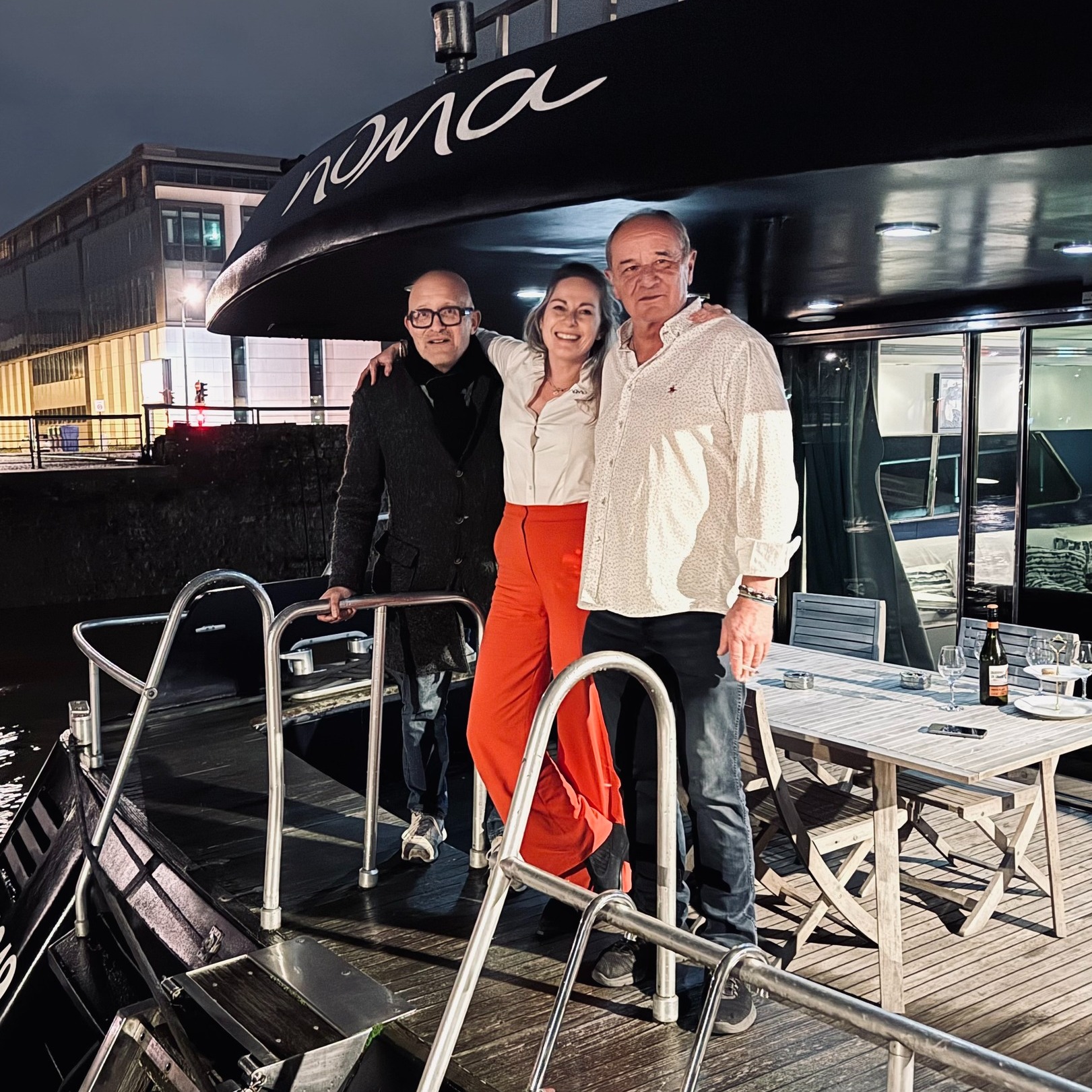 Première bougie soufflée en tant qu'adhérente au @rcena_officiel ! Un grand merci à mes 2 supers parrains @mirtinarnaud et @danthonay qui m'ont fait découvrir ce club où je me sens si bien, empreint de valeurs fortes et de belles rencontres chaque mois.
Et évidemment un clin d'oeil à tous les autres qui font de chaque rdv une chouette parenthèse conviviale.