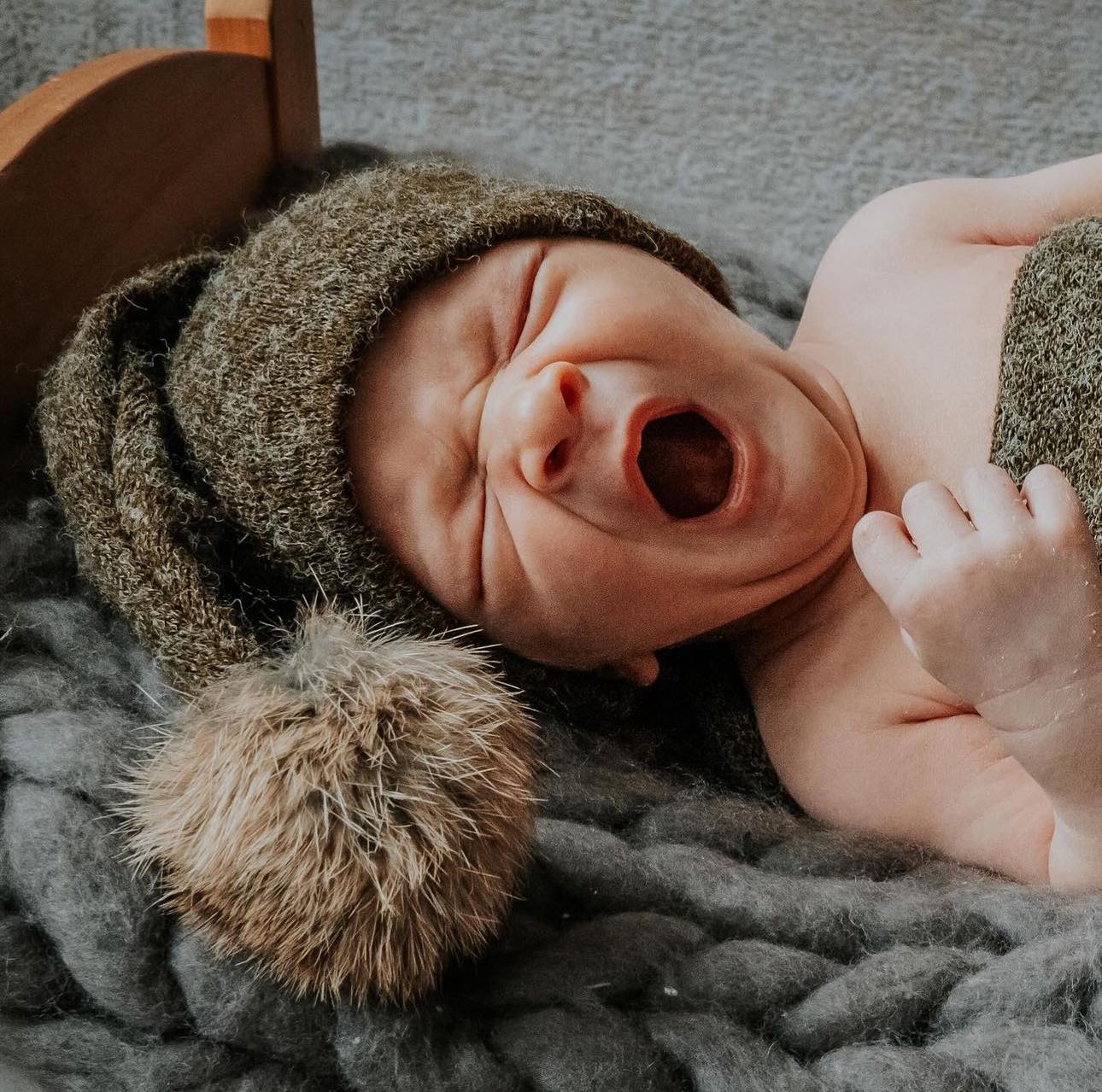 Newborn photography in the comfort of your own home, with a mini studio setup and a relaxed mix of posed and lifestyle images. Calm, cosy, baby-led sessions with no pressure and no rushing.
✨ Newborn sessions from £150
✨ Babeinthewood.com/babiesandbumps
#AberdeenNewbornPhotographer
#AberdeenshireNewbornPhotography
#AberdeenMums
#AberdeenshireFamilies
#InHomeNewbornSession