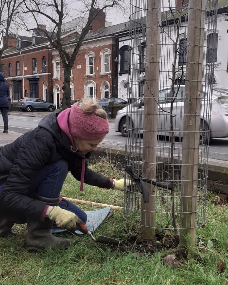 #StMaryandStAmbroseChurch Orchard care session in #BalsallHeath to #GrowTheVillage!