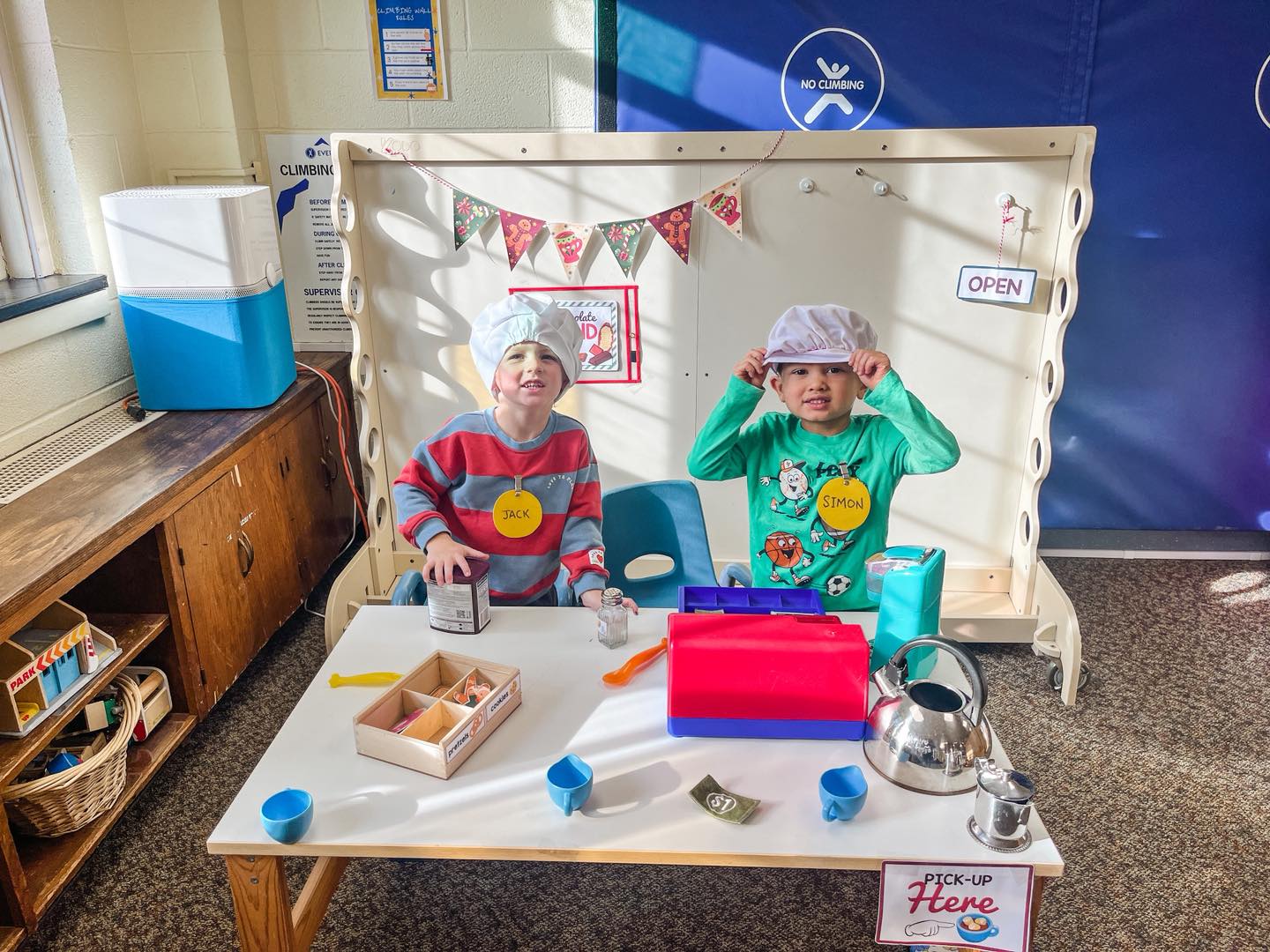 Take-out anyone? 🌭🍔🌯