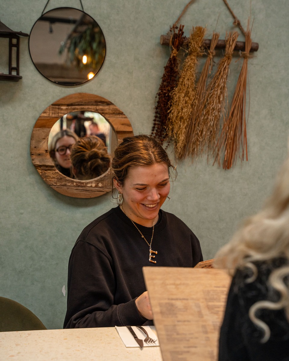 Jij geniet van onze menukaart,
de kinderen van hun speelplezier! ✨
#Weidegeluk #Dendermonde #kindvriendelijk #speeltuin #brasserie #bites #kinderen #terras #weide #restaurant