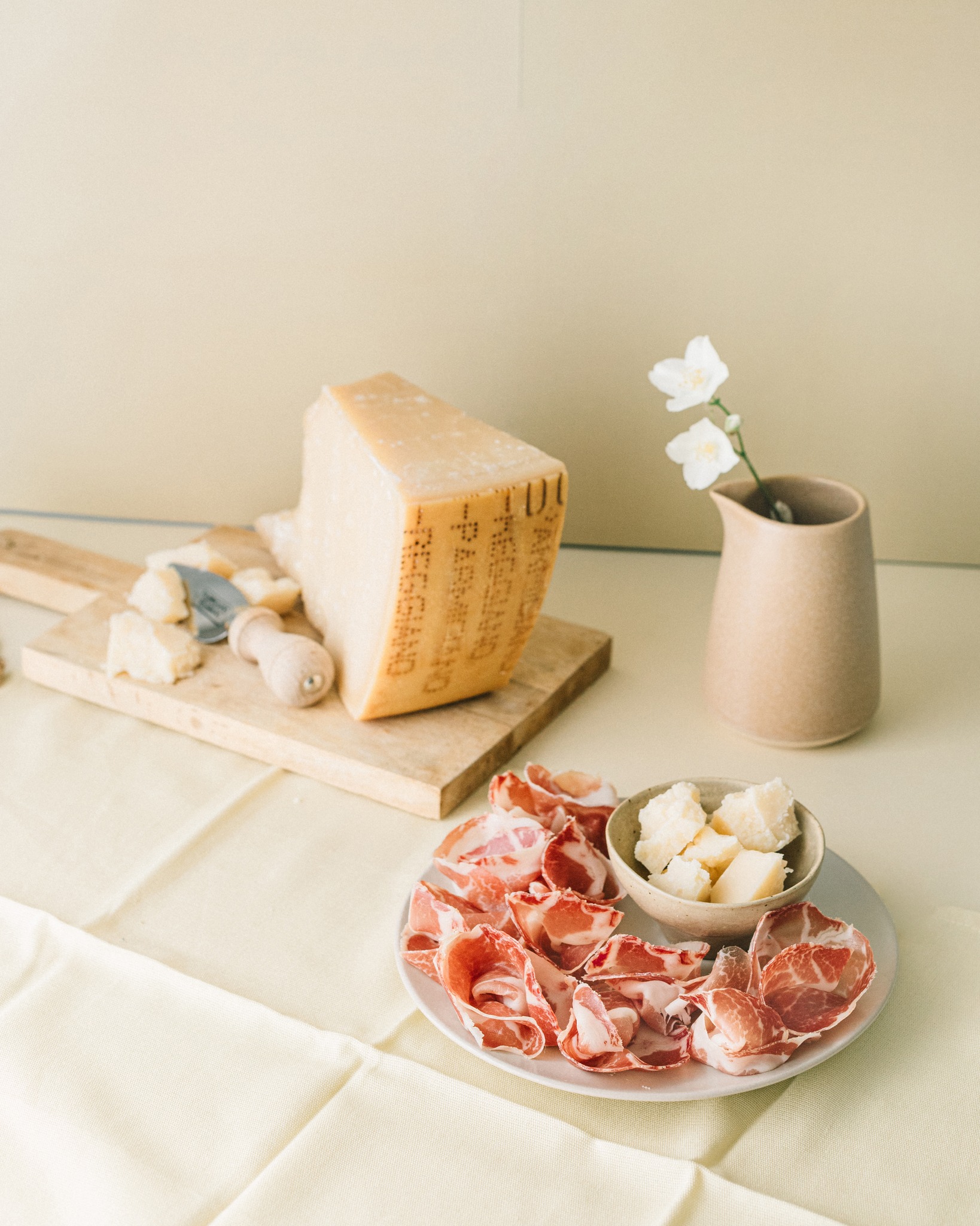 Mind The #Valentine 💌
Il duo più affiatato di questo San Valentino?
Coppa di Parma IGP e Parmigiano Reggiano DOP: rendez-vous perfetto.
.
.
#MindThePop #MediaRelation #DigitalAgency #Parma