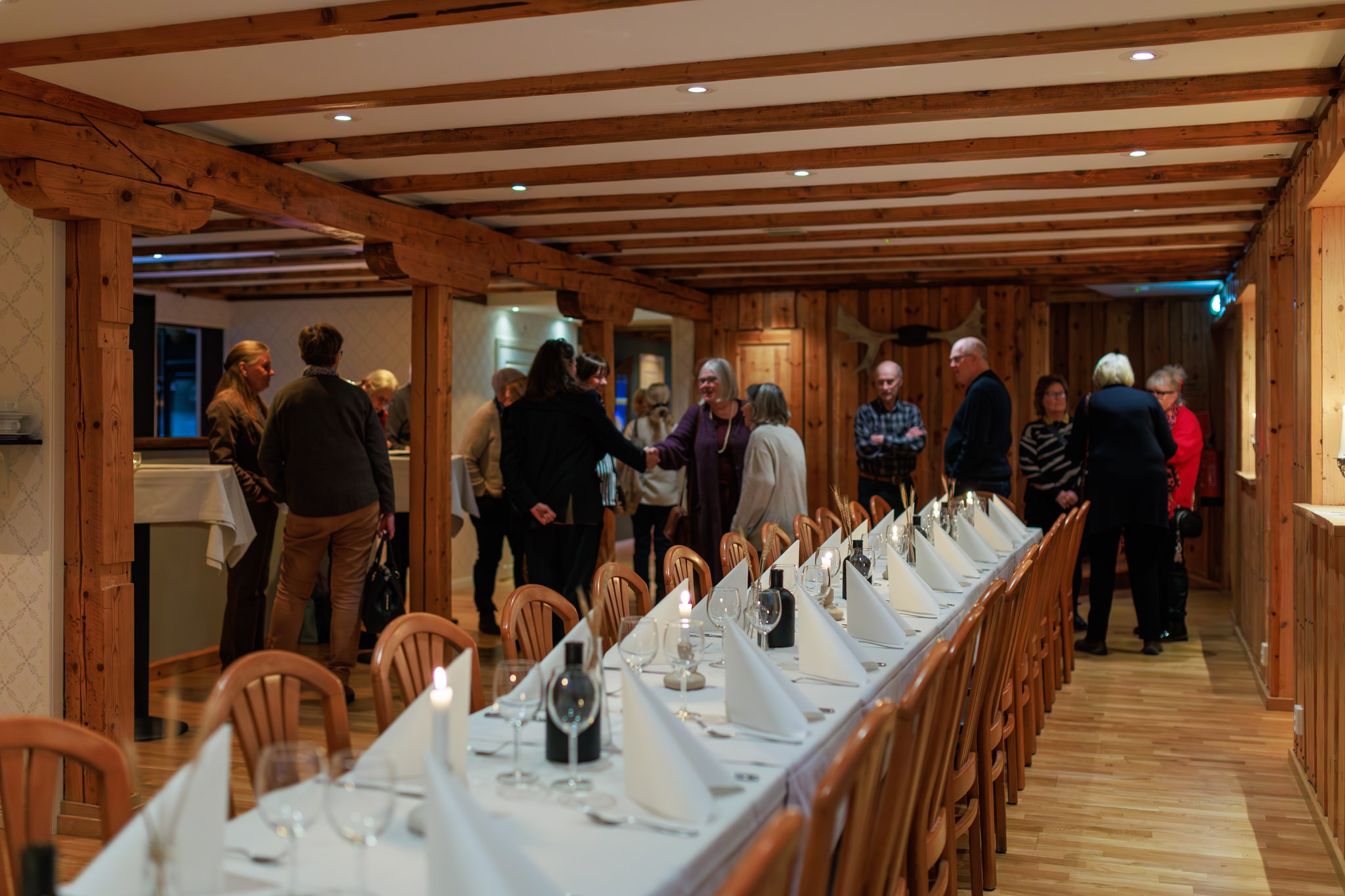 Vi hade nyligen besök av konstföreningen Akvatinten här på Hensbacka, som arrangerade en föreläsning med Röhsska museichef. 🎨
TIPS ⬇️
Till er som är konstintresserade vill vi tipsa om att det den 19 februari är vernissage i kommunhuset i Munkedal, arrangerad av Akvatinten. Läs mer på Akvatintens hemsida www.akvatinten.se