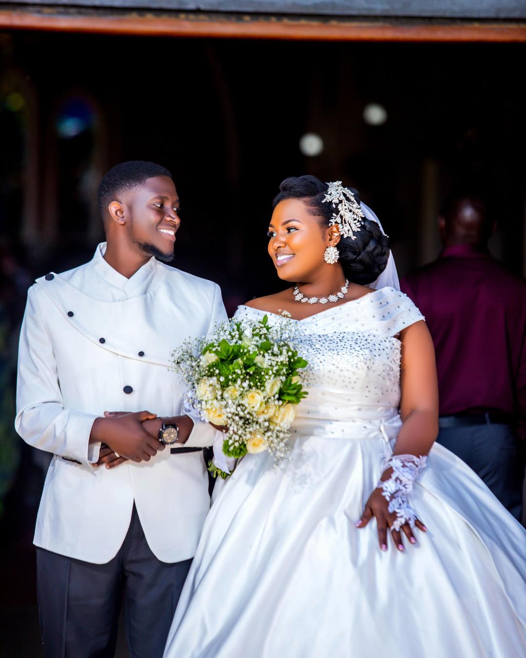 Freshly married, wildly in love, and stepping into forever together. š¤
This is that just-said-āI doā glowāthe kind of happiness that feels light, effortless, and full of promise. Moments like these are why we believe your wedding day should be joyful, calm, and completely centered on love.
