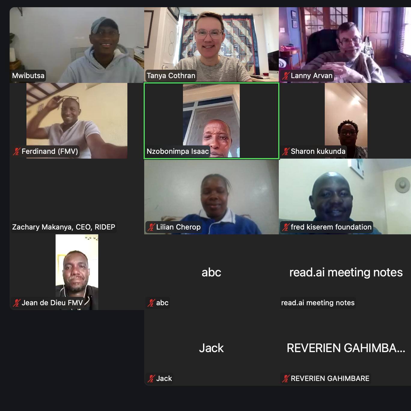 Last week, we held our first SIA Partners training session of the year, focused on developing organizational goals and doing evaluation with a learning mindset. The session was led by African Advisory Board Member Naomi Ayot Oyaro (Uganda) and Executive Director Tanya Cothran (US/Canada), and learning was provided in English and French. Naomi discussed the importance of a "learning while scaling" approach, rather than focusing on growth for growth’s sake. Tanya discussed showing impact by naming the many ripple effects an activity can have, thinking beyond counting attendees and moving toward the community's ultimate goals.