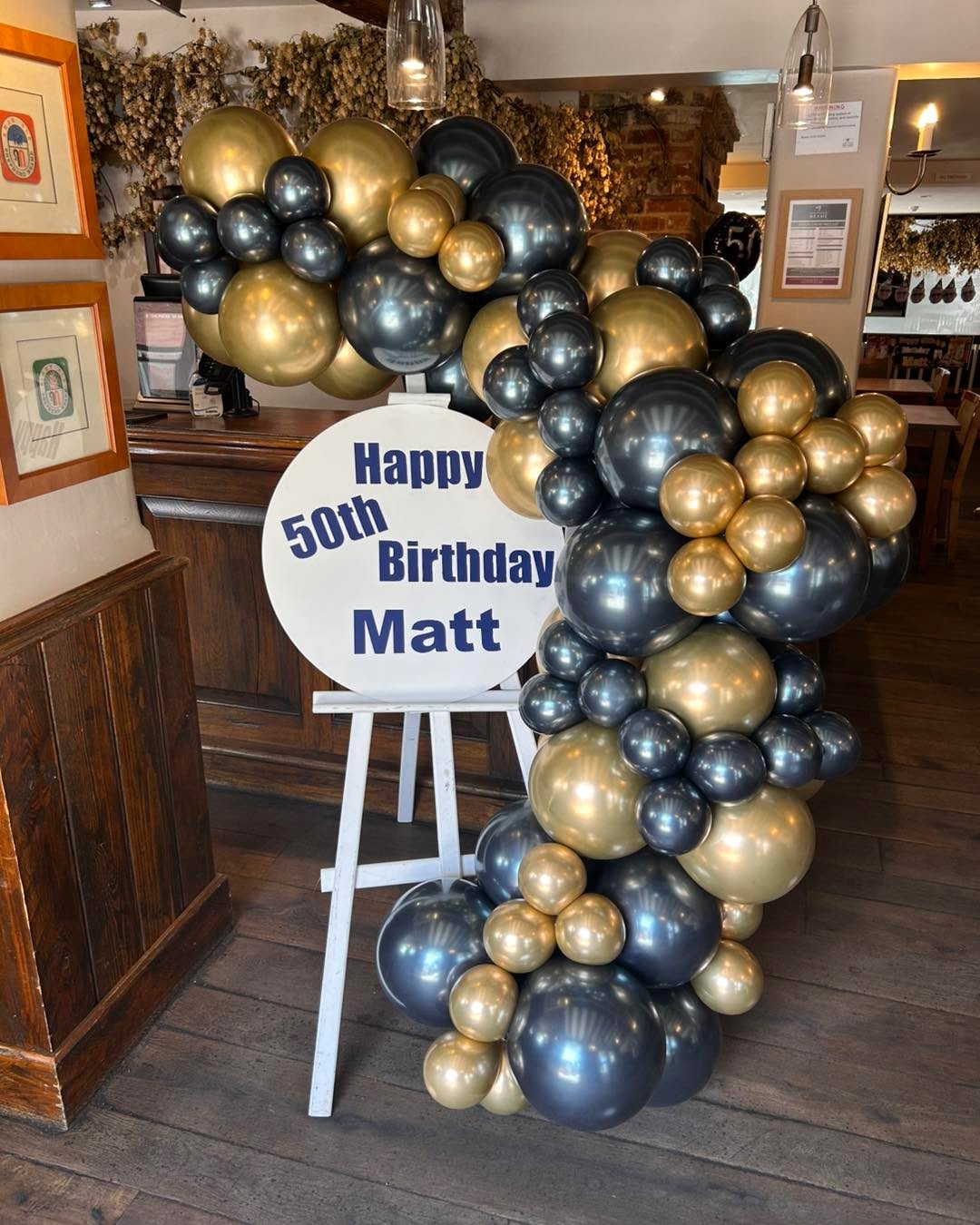 Welcome Easels
These make a great party entrance, big impact and double as a back drop for those photos.
#welcomeeasel #dancingintheballoonlight