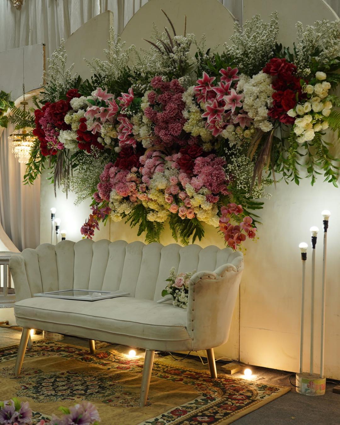 The sweetheart table isnāt just dĆ©corāitās a moment.
A space intentionally designed for the newlyweds to pause, connect, and take it all in. Framed by lush florals, soft textures, and thoughtful lighting, this table becomes the heart of the receptionāwhere love is centered and every detail tells their story.
Because when the room is full, this is where they get to be together. š¤