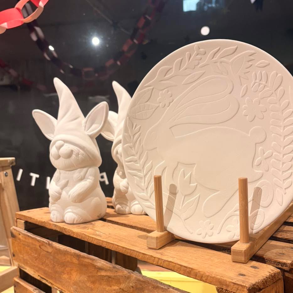 New stock has landed just in time for the weekend 😍✨
We’ve had a little delivery of some very cute new pieces and we’re obsessed.
If you’ve got your eye on something… you’d better be quick 👀
Most of this stock is super limited and once it’s gone, it’s gone!
What’s your fave? 👇🤍
#happyglazepottery #potterypainting #newstock #thingstodointiverton #creativehobby #weekendplans #paintyourownpottery #potteryinspo