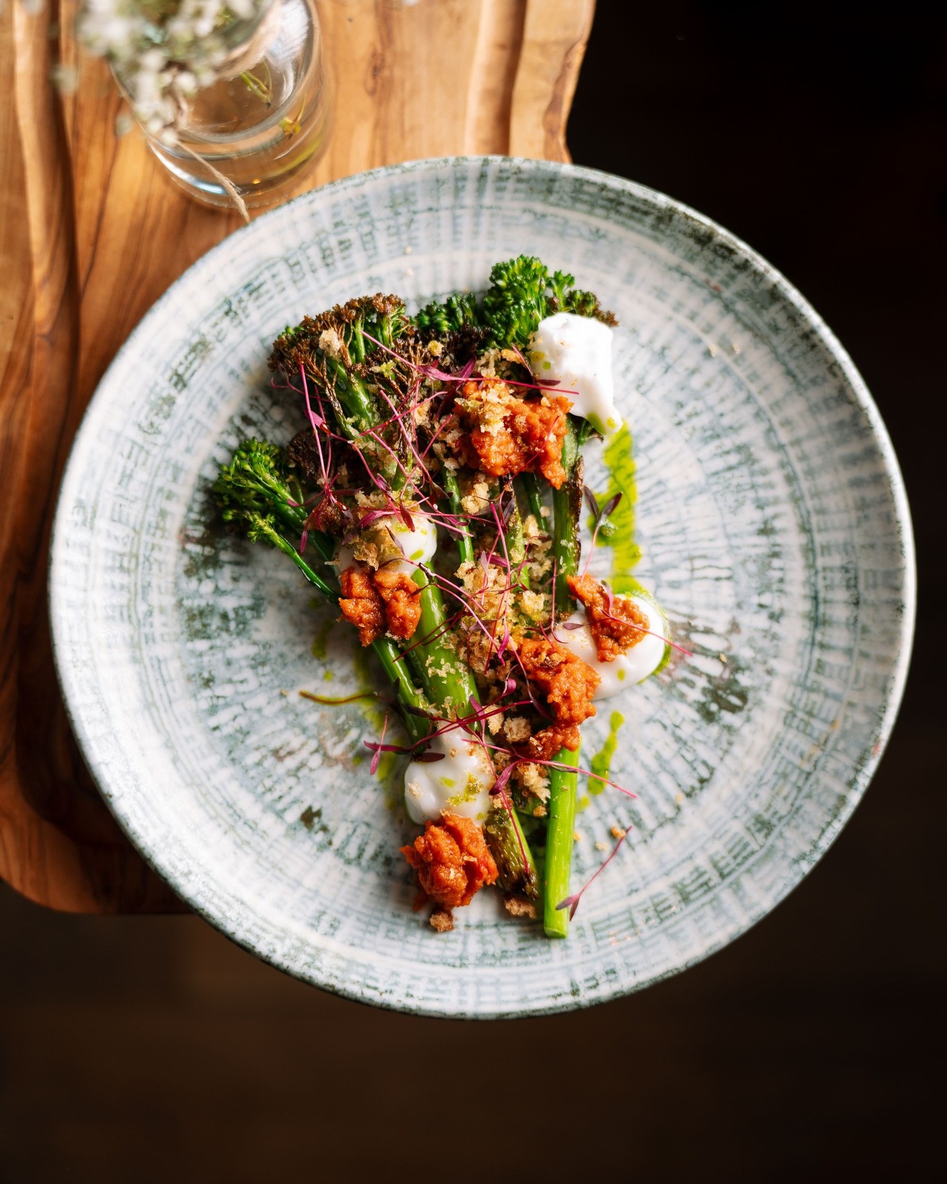 Charred Tenderstem Broccoli -- Whipped Feta, Vegan N’duja Glaze (v)�
Smoky, creamy and with just the right kick of heat.
A vegetarian dish that stands its ground.
#thedogatwingham #wintermenu #top50gastropubs