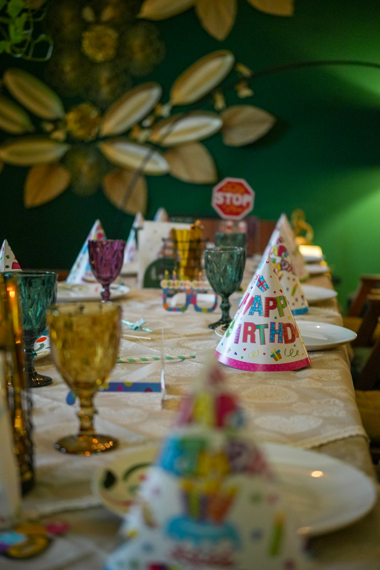 Ha szeretnél egy igazán különleges szülinapot,
ahol nincs rohanás és stressz, csak jó hangulat és játék,
akkor a Forest Lodge & Bowling a tökéletes választás.
Mi adjuk a helyet, a programot és a mosolyt – te hozd a barátaidat!
.
.
#SzületésnapForestLodgeban #ÉlménytAjándékba #BowlingBuli #ÜnnepeljVelünk