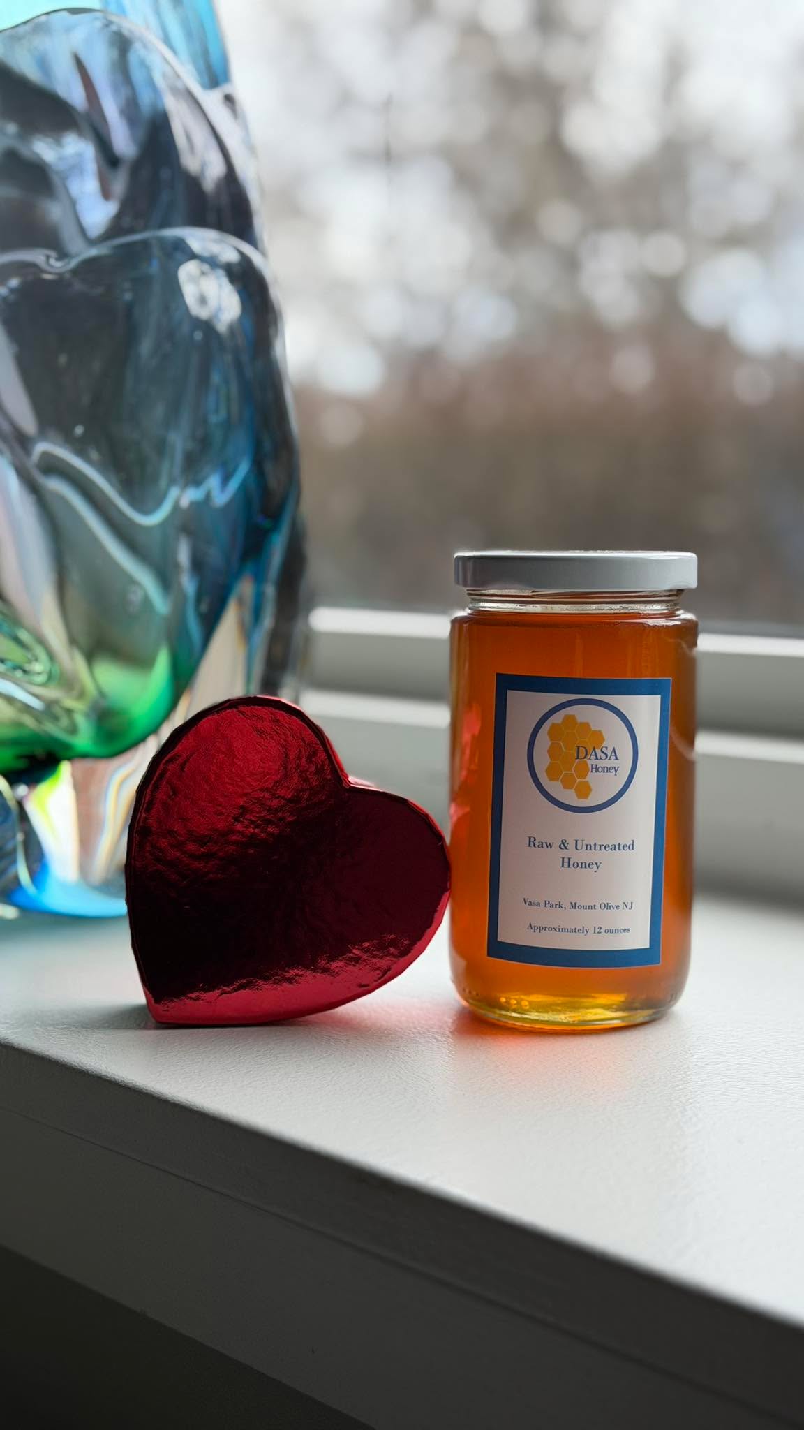 So it’s official. I will be selling honey in front of @Luna Rosa Home on Thursday February 12th from 5-7 pm. Please come say hello.
Honey for your honey? Introducing my new 16 ounce jar for $18. I only use glass jars with metal lids made in the US! Save the 🐝s!