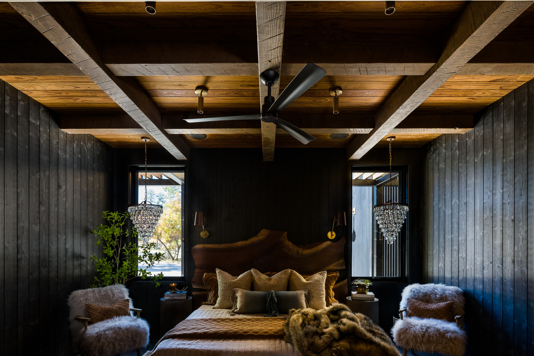 A study in warmth, restraint, and craftsmanship.
Every detail in this space is deliberate—from the rhythm of exposed beams overhead to the way light moves across textured walls and layered textiles. It’s not just a room, but a mood: calm, grounded, and effortlessly luxurious.
Photography at this level is about more than accuracy. It’s about storytelling—capturing how a space feels, not just how it looks. The pause before the day begins. The stillness at night. The sense of intention built into every material choice.
If you’re creating spaces meant to be experienced, not simply viewed, your imagery should reflect that same level of thought.
📩 Now booking elevated interior and lifestyle photography for designers, builders, and architects
.
.
#production #InteriorPhotography #VisualStorytelling #DesignFocused #ModernLiving #CreativeStudio #joncahillphoto #InteriorDesign #bedroomideas