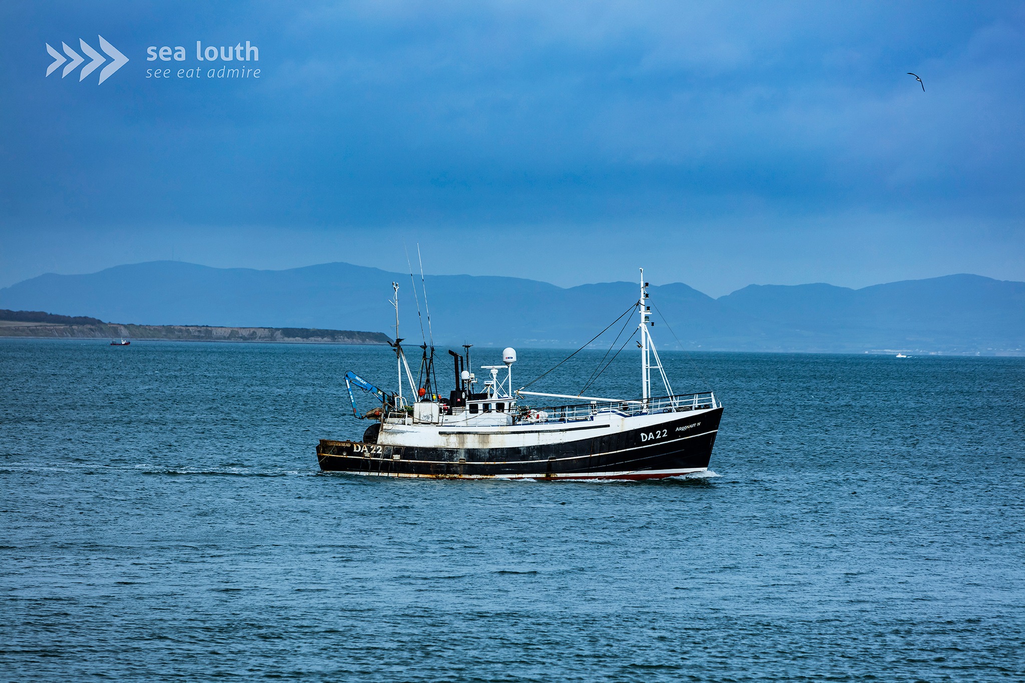 Out on the water, this is where Louth’s seafood story begins 🌊🚤
Behind every plate of fresh seafood is a community of local fishermen and producers who know these waters inside out.
From prawns and crab, to cockles and fresh fish, the coast of Louth delivers incredible flavours straight from sea to table 🦐🦞
You’ll find these local ingredients featured on menus across the Sea Louth trail, where quality, freshness and provenance always come first 🍽️
Seafood question for you 👀
What’s your go-to choice… fresh frish & chips or a classic seafood platter to share?
Discover the people, the produce and the places serving the very best of Louth’s seafood on sealouth.ie
#SeaLouth #IrelandsAncientEast #KeepDiscovering #See #Eat #Admire #ScenicSeafoodTrail #IrishSeafood #CoastalLife #FreshFromTheSea