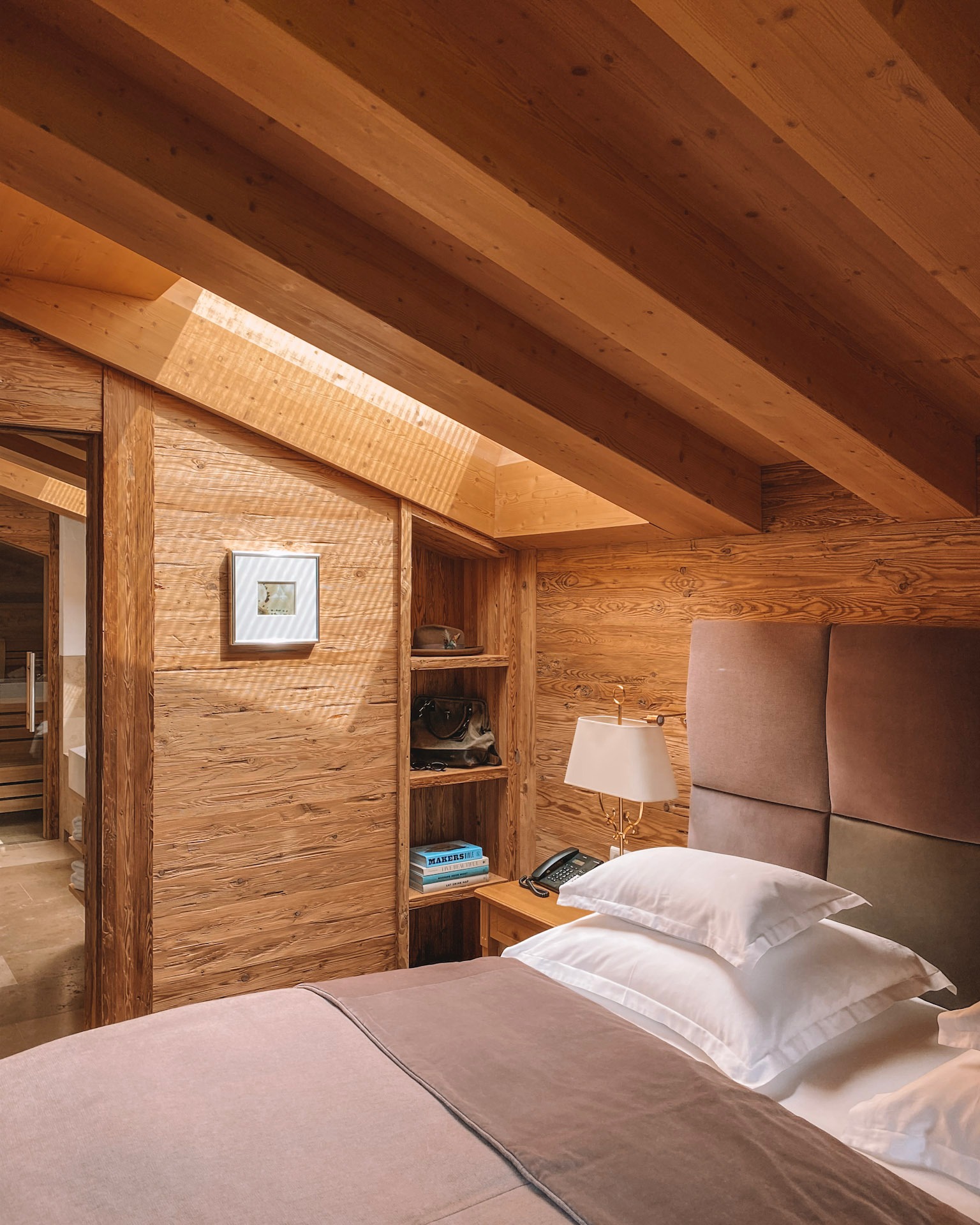 What does an Instagram strategy actually look like?
It depends entirely on your goals.
If your focus is simply staying top of mind with your current community, a realistic structure could be two posts and one story per week. This keeps your brand visible and consistent without overwhelming your audience.
If your goal is growth and a stronger overall presence, the structure naturally becomes more dynamic. That might include reels, multiple posts per week, and more frequent stories. The more consistently you show up, the more opportunities there are for people to discover and engage with your business.
For example, for one client I currently manage a mix of carousel posts, static posts and reels - in total four feed posts per week - alongside two stories per week with around five to seven slides each.
For another client, the strategy is a tiny bit lighter: two posts per week, one reel, and one story with approximately three slides per story.
Both approaches work, they’re simply aligned with different goals and budgets.
Some brands choose full support to actively encourage growth and visibility. Others prefer a smaller package focused on consistency and staying present. In every case, the structure is tailored to what makes sense for the brand.
—
This content was taken for @burgvitalresort in @lechzuers
#socialmediamanager #socialmediamanagement #socialmediamarketing #contentmarketing #hospitalitymarketing