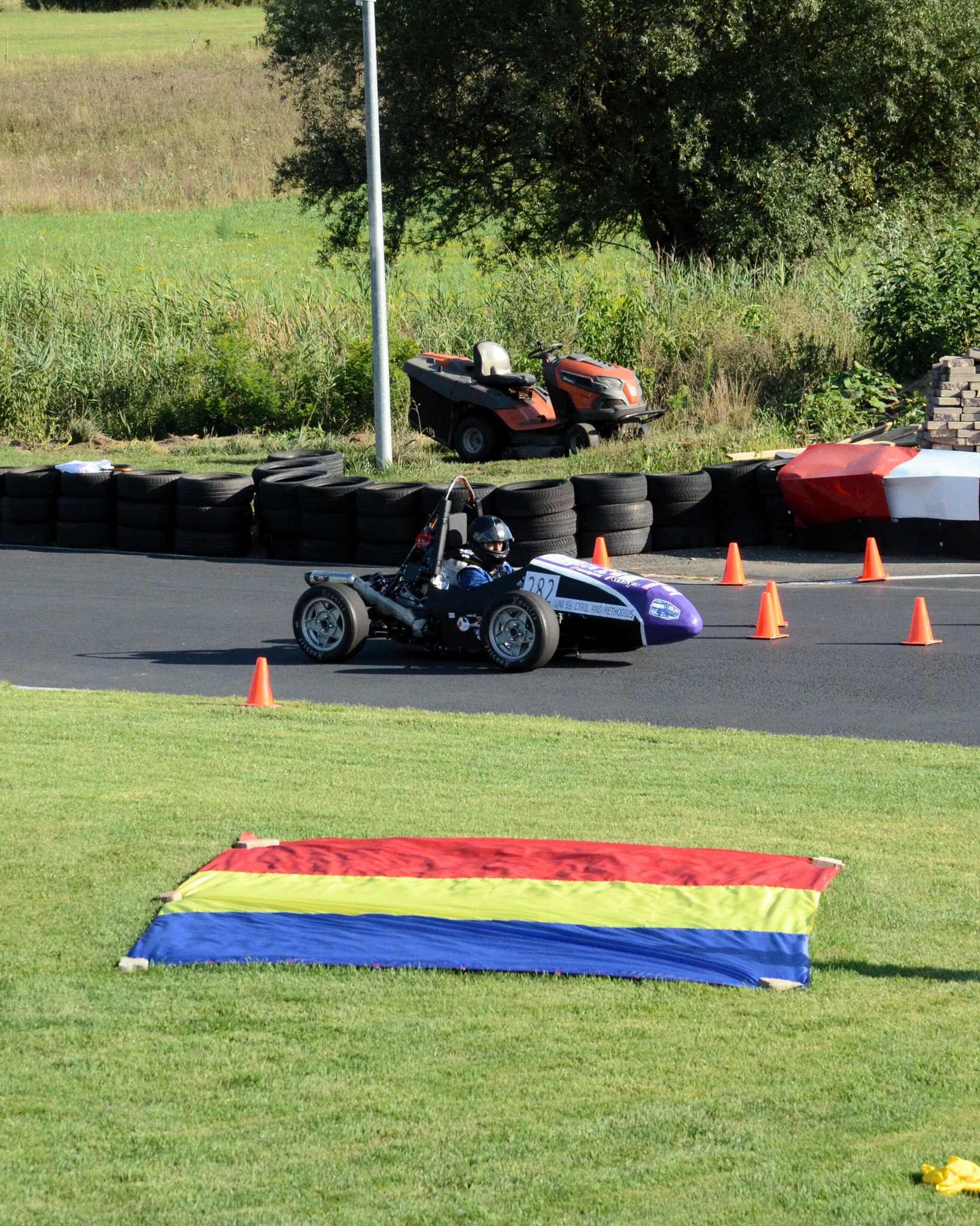 Choose your fighter: 🏎️ or 🚜?
.
.
.
#fsbalkans #formulastudent