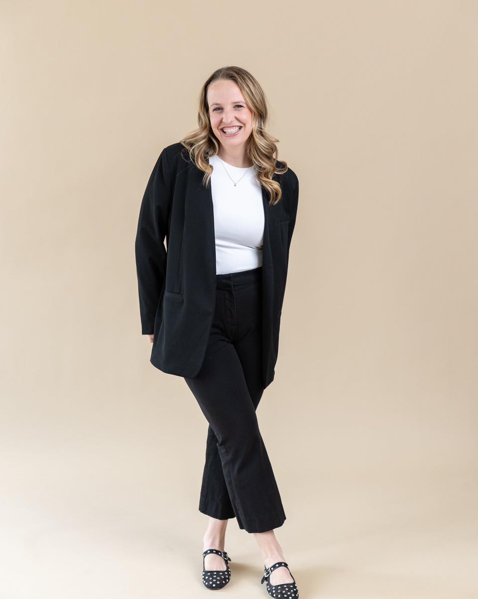 A lot of women tell me they want to feel more confident, but they’re not sure what that even means anymore.
Sometimes confidence looks like wearing clothes that fit your body today.
Sometimes it looks like unfollowing accounts that increase pressure.
Sometimes it looks like taking better care of your health instead of demanding more from yourself.
Confidence changes with seasons of life.
Care has to change with it. Let Nourished with Emily care for you.
Work with us inside our Signature Nutrition coaching program for more support, accountability, the resources to get you there faster, and the team.
Comment COACHING to set up a free call today
📸 @shpbrandbash