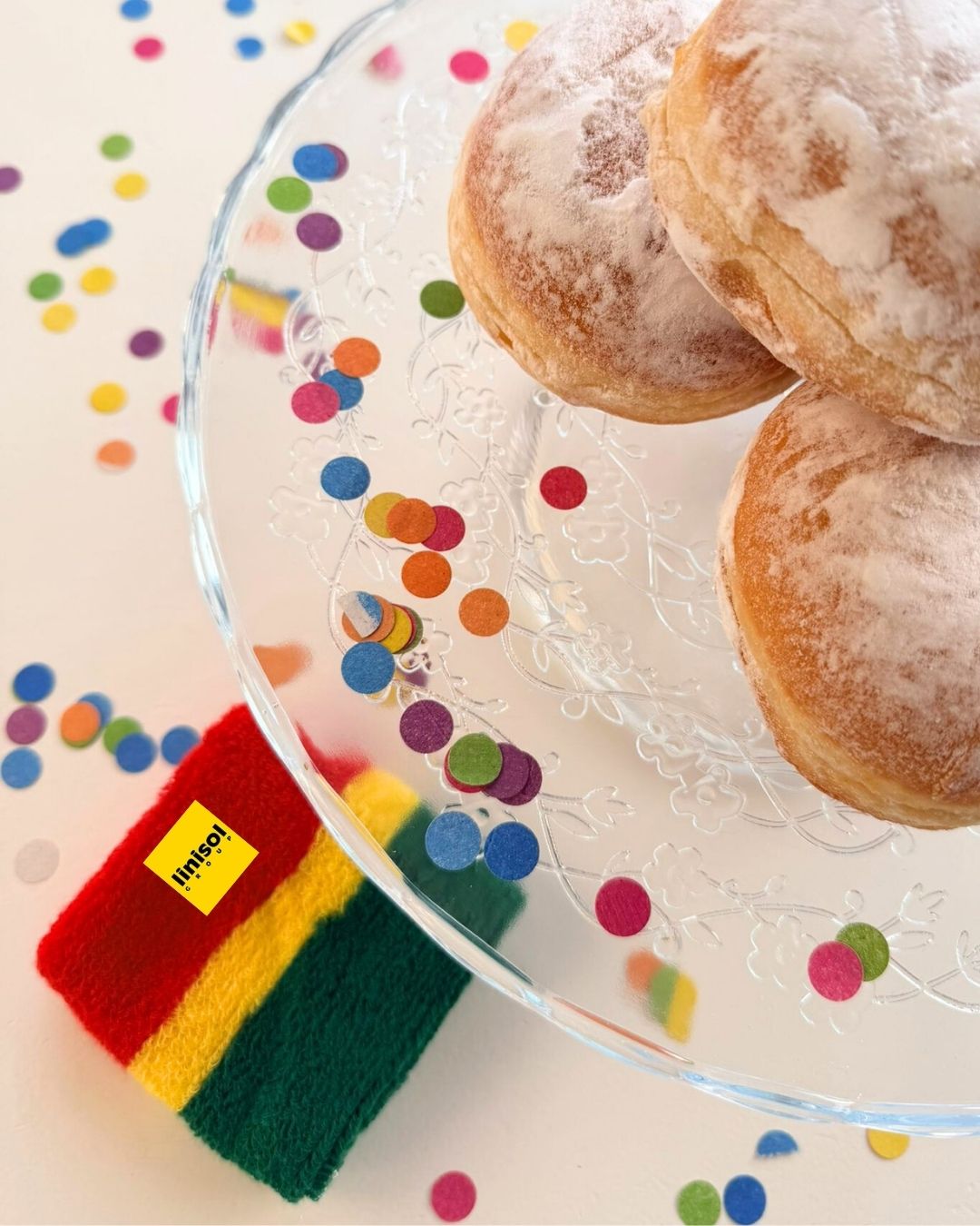 Limburg kleurtโค๏ธ๐ en ๐ de komende dagen! De confetti ligt klaar en de "vastelaovend" kan beginnen.
Wij wensen iedereen een fijne carnavalsvakantie toe โ geniet ervan!
๐๐๐ง ๐ข๐ฃ: Linisol is gesloten van 16 t/m 21 februari.
Vanaf maandag 24 februari staan we weer fris en uitgeslapen voor jullie klaar.
Alaaf!
#vasteloavendinlimburg #carnaval2026 #vakantie #letopgesloten #roodgeelgroen