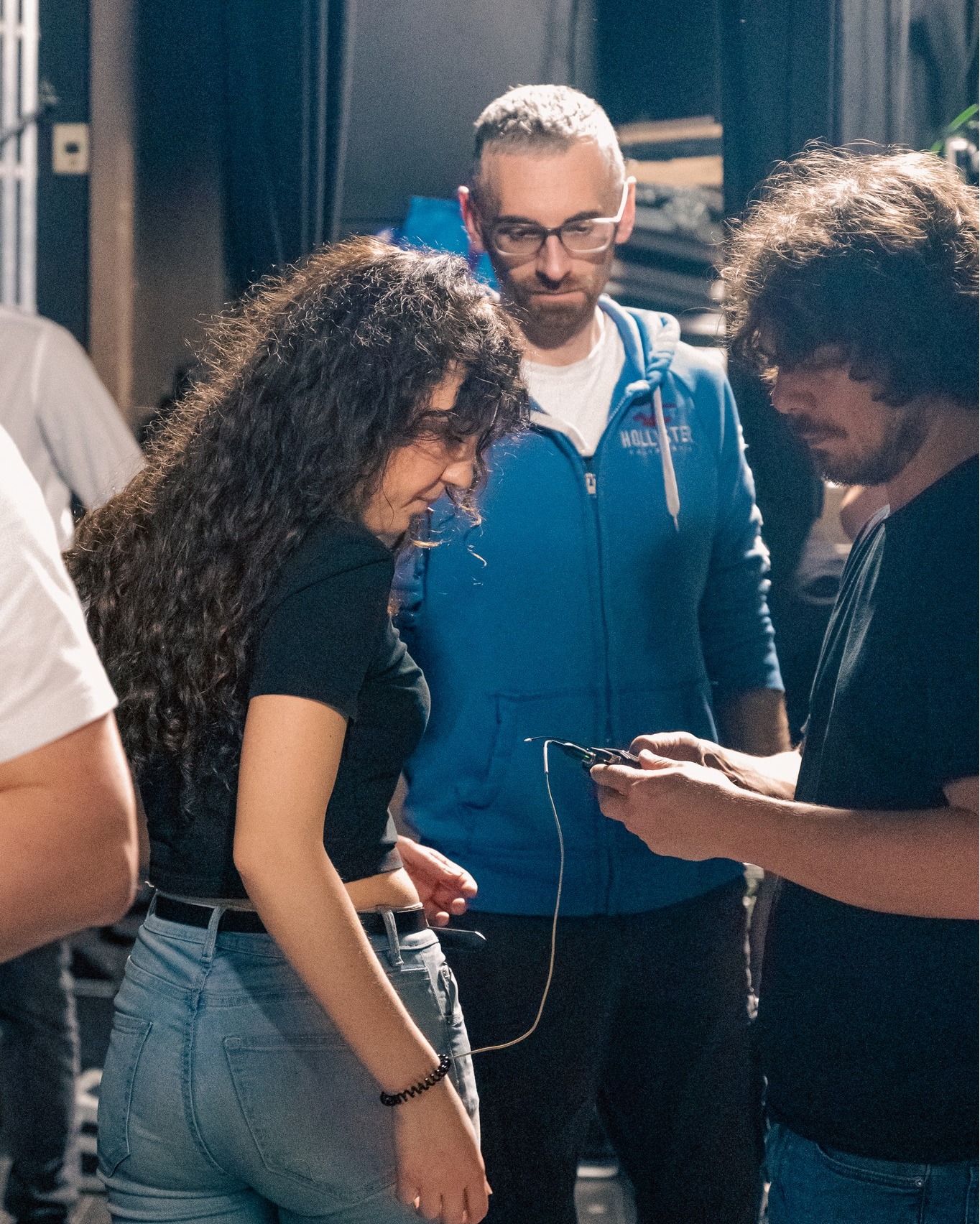 Un piccolo ecosistema segreto: mani che aggiustano, occhi che controllano, voci che sussurrano “ci siamo”.
Unisciti a noi e lascia che la magia del teatro illumini il tuo cuore!
OPEN BAR - 18-19 Aprile🎟️
Per info e biglietti link in bio
📷 @oettam.onnam & Luca Manno
#pime #spettacolo #missione #passione #volontariato