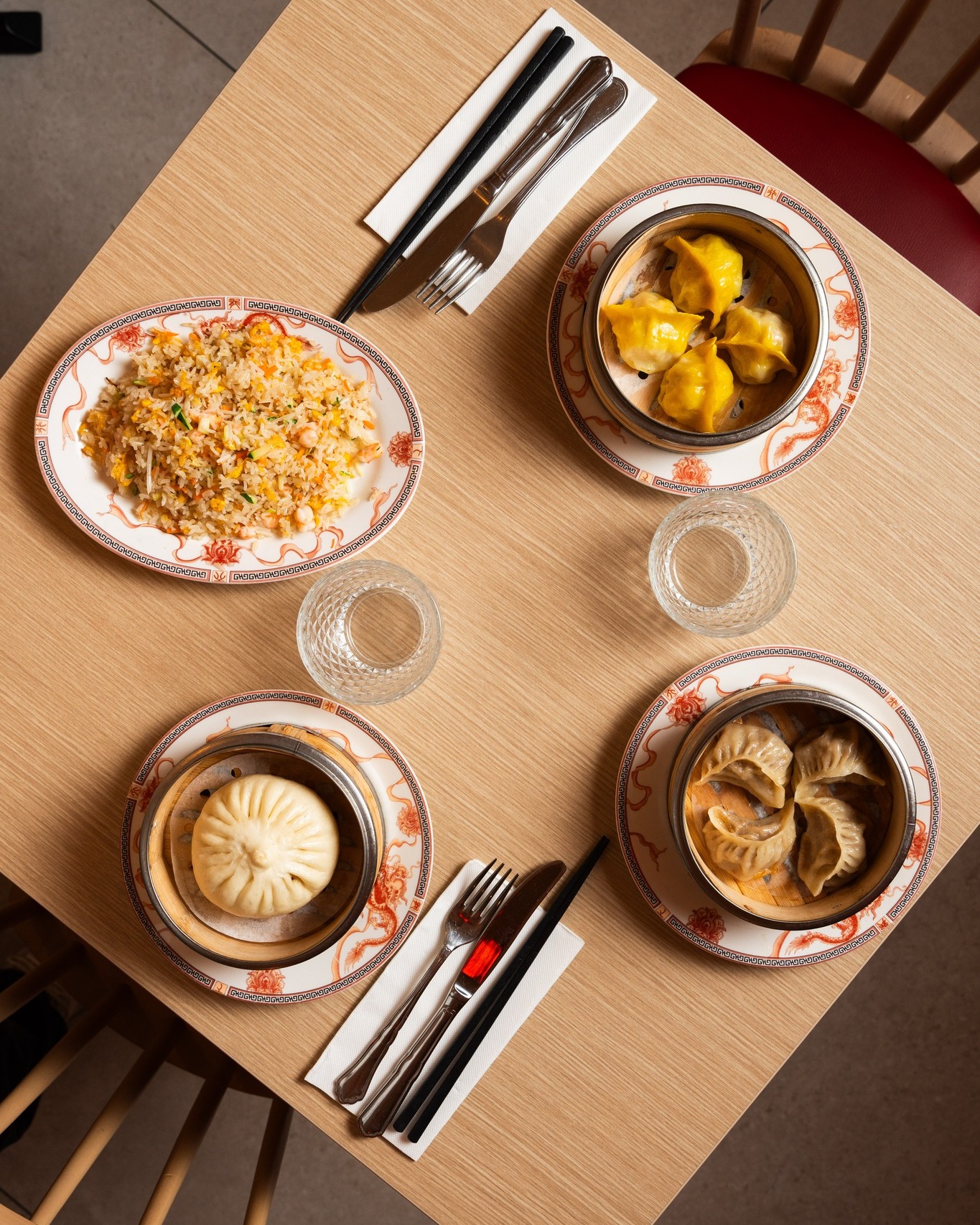 Una apparecchiata per due, con chi vorresti gustarti un piatto Jing Du? 🍽️
Faccelo sapere nei commenti, ti aspettiamo !
📍Jing Du - Via Ostiense, San Paolo
#JingDuRoma #WokVsPadella #FettuccineAlWok #SanPaolo #CucinaCinese