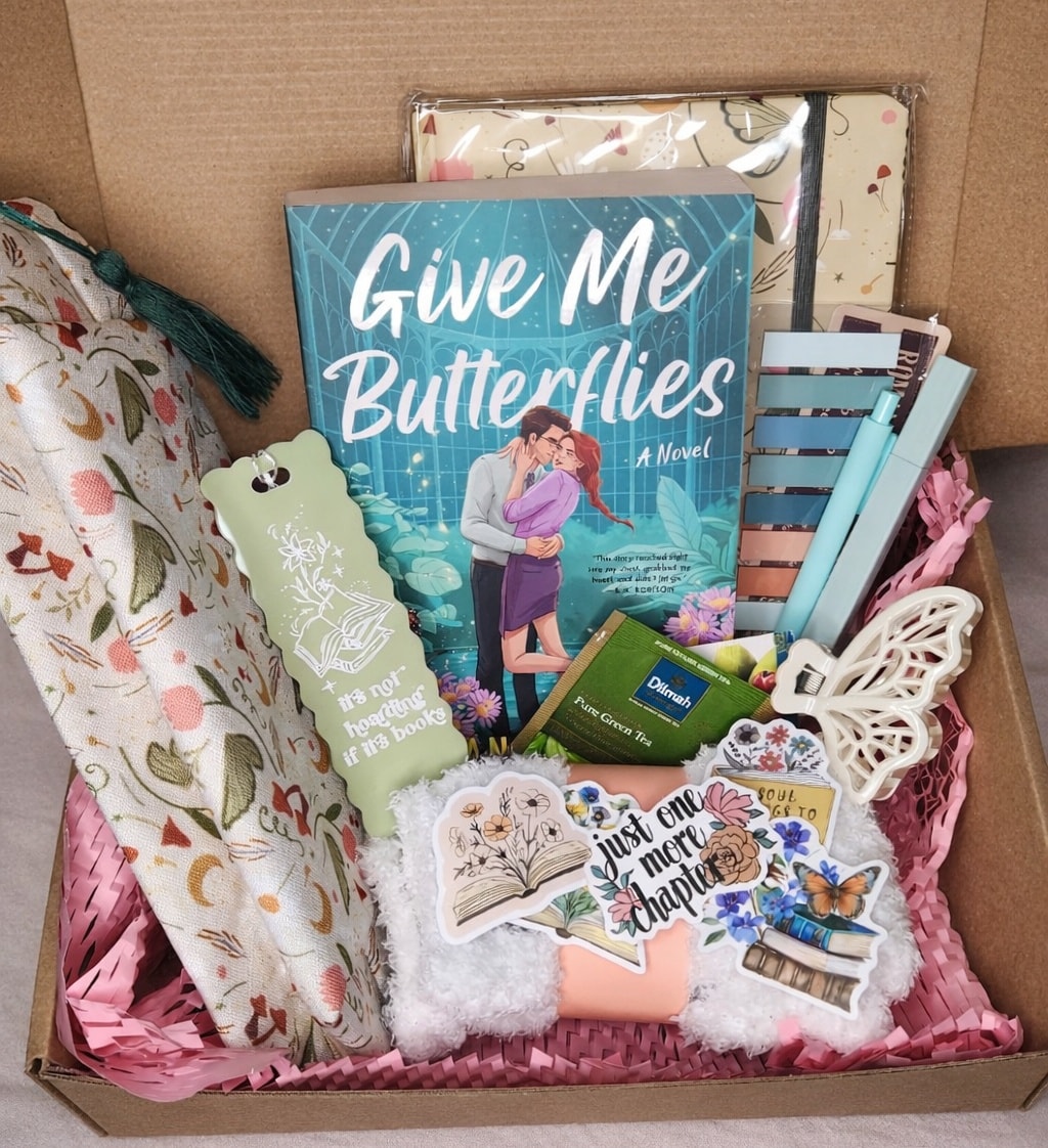 ⭐️ What makes our book boxes different? ⭐️
Looking for that something extra? 👀📚
Every book you purchase with us can be upgraded into a bookish gift box — perfect for treating yourself or spoiling someone special 💝
✨ Two box sizes to suit different budgets
✨ Every item is hand-picked to match the vibe of your chosen book
✨ We are NOT subscription based — you pick the book you already know you’re excited to read, not another one that ends up sitting on the shelf forever unread 😉
✨ Our stock is always changing, which means no two boxes are ever the same
It’s a little surprise, a lot of love, and pure bookish joy in a box 🥰📦
📸 Disclaimer: Photo shown is an example of our Deluxe Box.
#getyourcartready #comingsoon #waitisnearlyover #smallbusinessinperth #supportlocalbusiness #smallbusinessbigdreams #australiasmallbusiness #smallbusinessonline #wrappedwithlove #morethanabook #bookgifts #cozyreads #readingvibes #booksmakemehappy #bookishlove #booklovers #bookstgram #bookadict #TBRProblems #tbrpile #runesandromance #bookbox